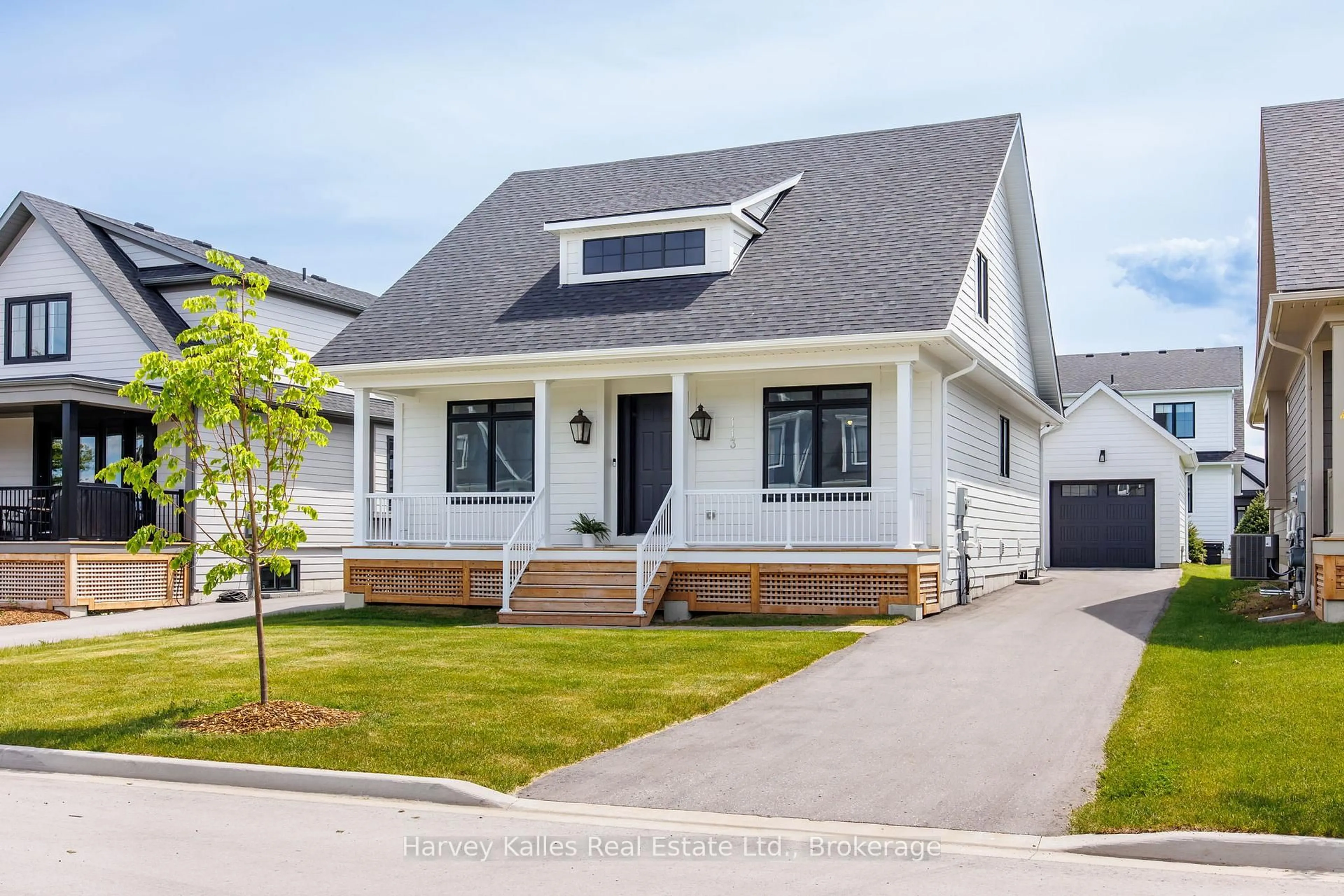 Home with vinyl exterior material, street for 113 Black Willow Cres, Blue Mountains Ontario L9Y 5L8