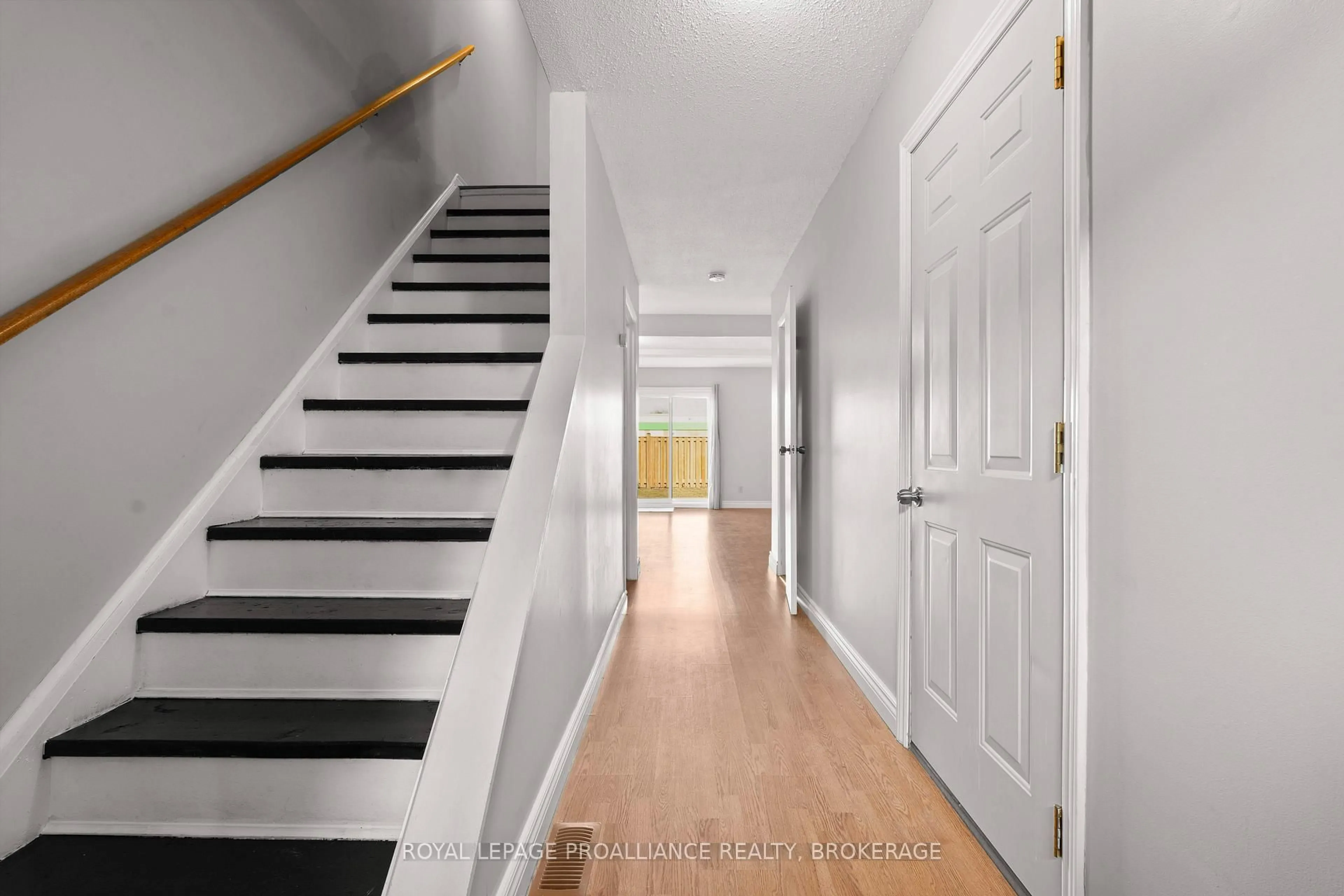 Indoor entryway for 850 Datzell Lane #67, Kingston Ontario K7M 7P8