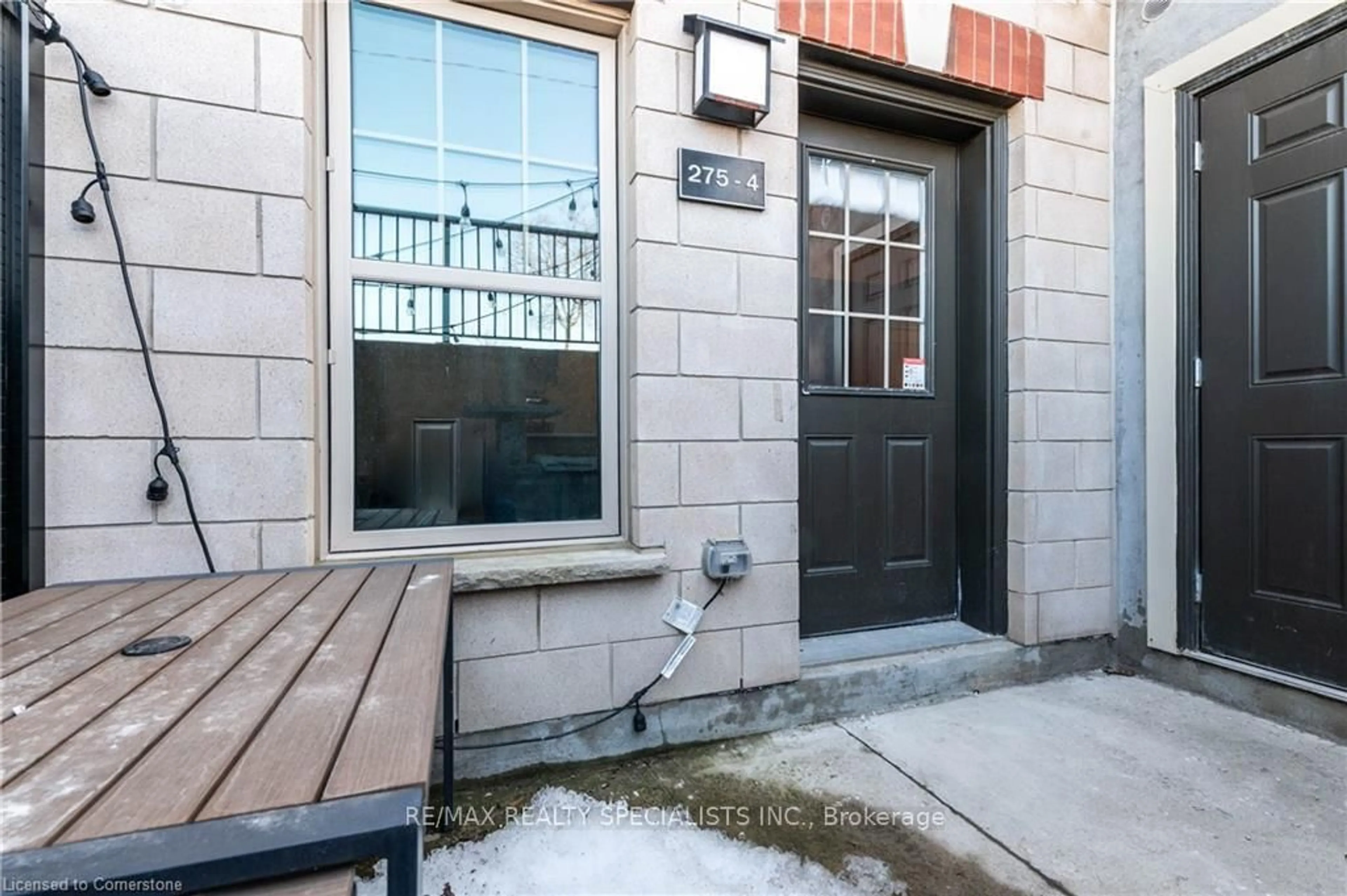 Indoor entryway for 275 Max Becker Dr #4, Kitchener Ontario N2B 1X8