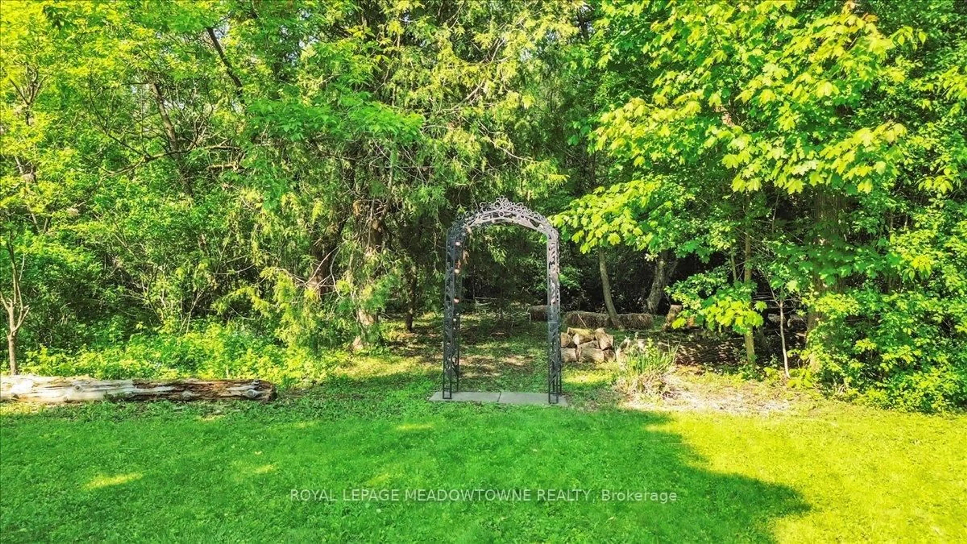 Patio, water/lake/river/ocean view for 39 Mill St, Erin Ontario N0B 1Z0