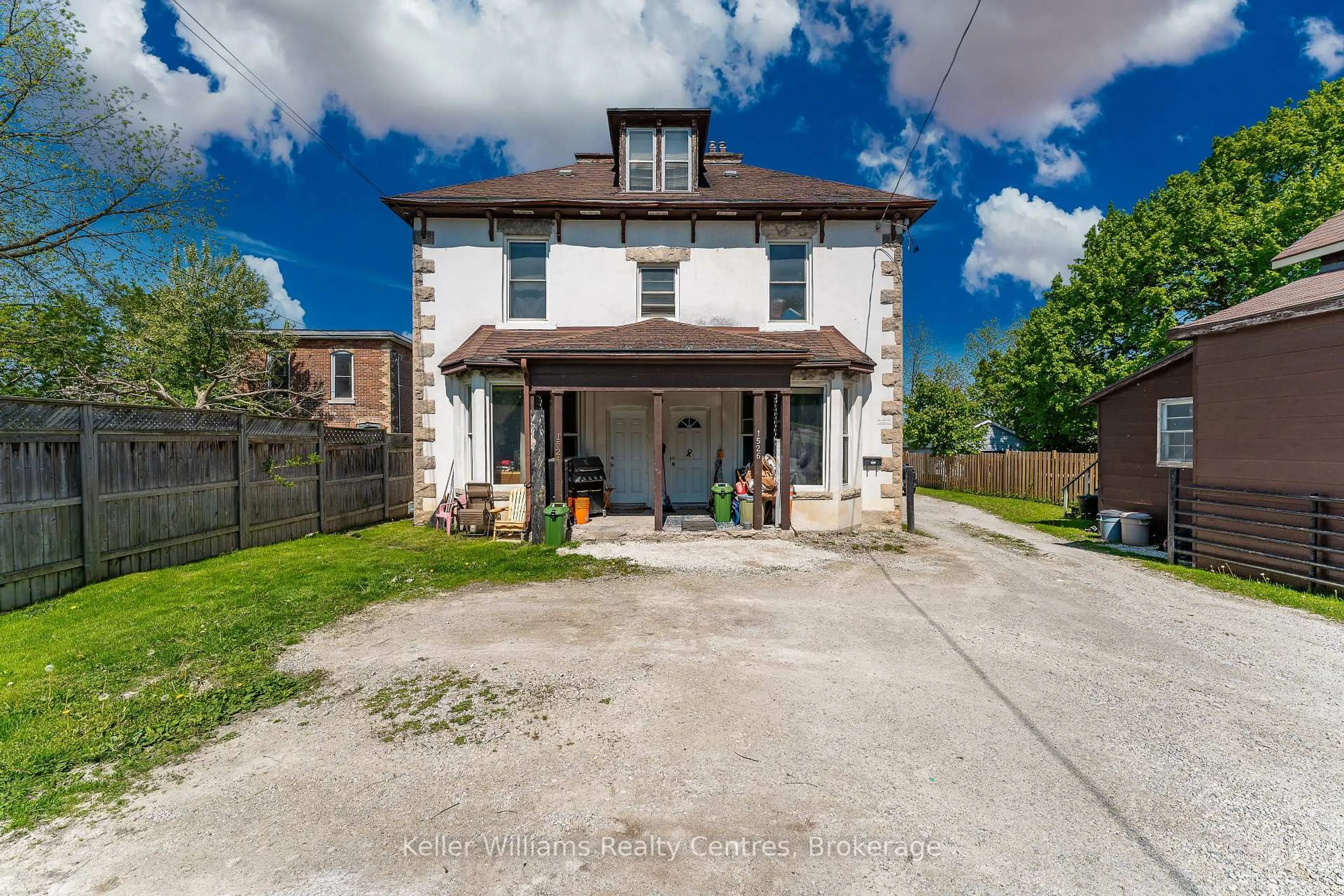 A pic from outside/outdoor area/front of a property/back of a property/a pic from drone, street for 1522-26 3RD Ave, Owen Sound Ontario N4K 2L9