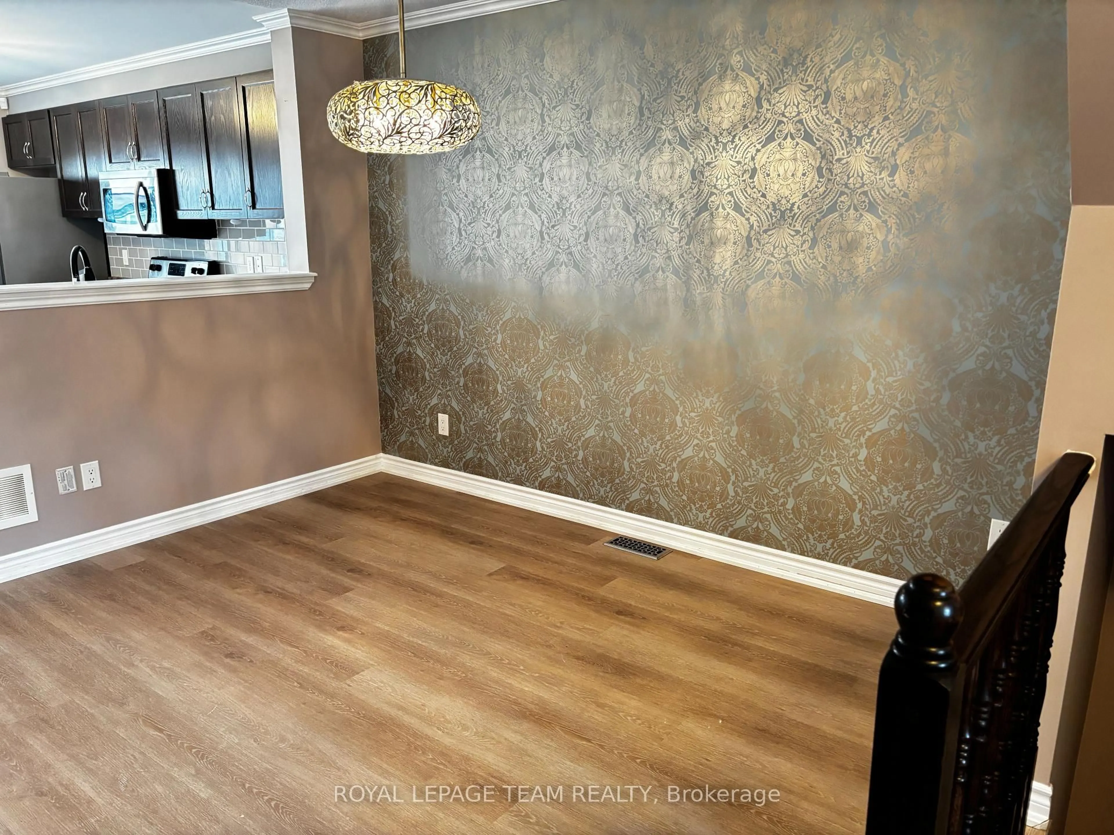 A pic of a room for 420 Meadowhawk Cres, Ottawa Ontario K2J 5W8