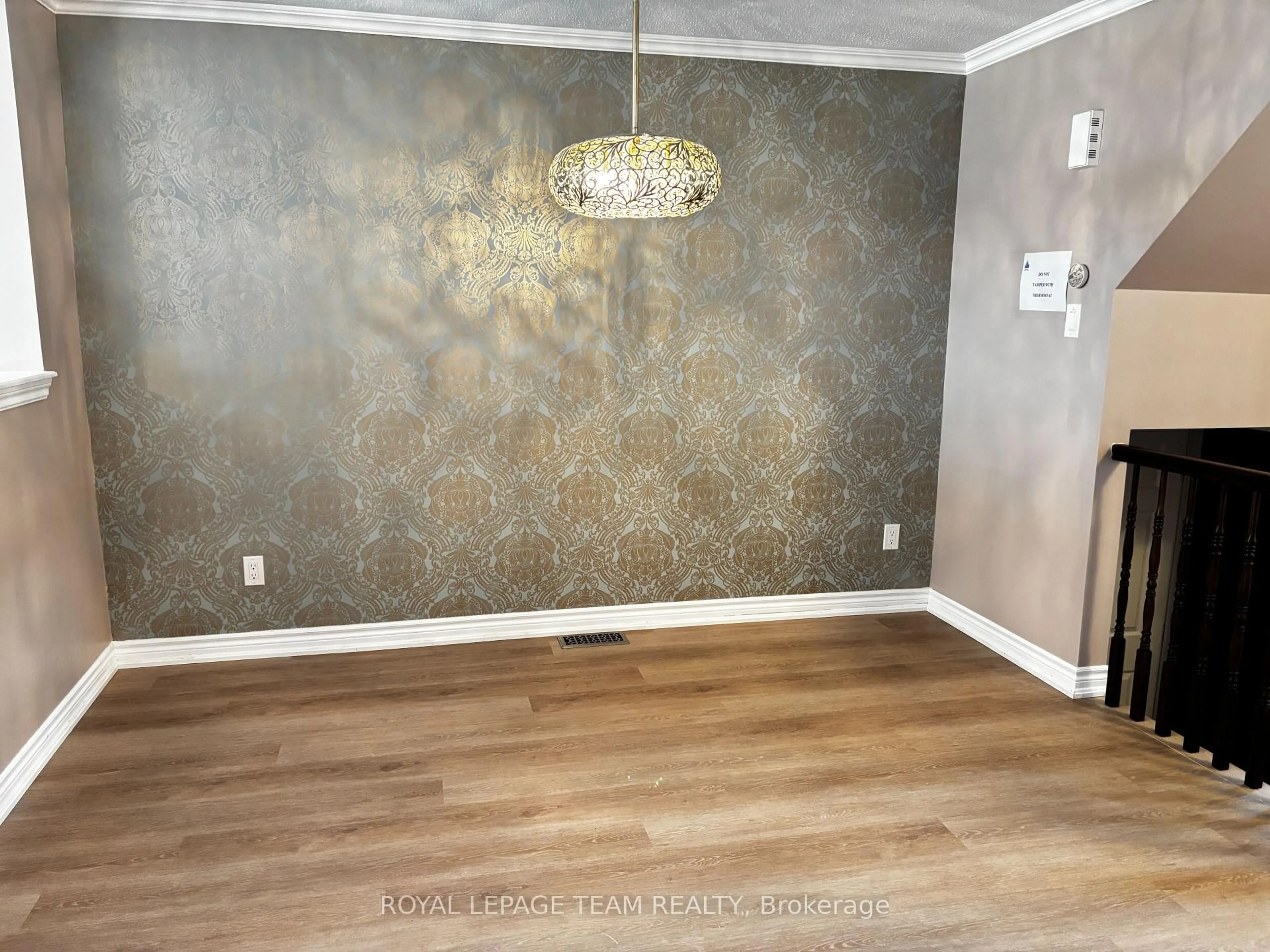 A pic of a room for 420 Meadowhawk Cres, Ottawa Ontario K2J 5W8