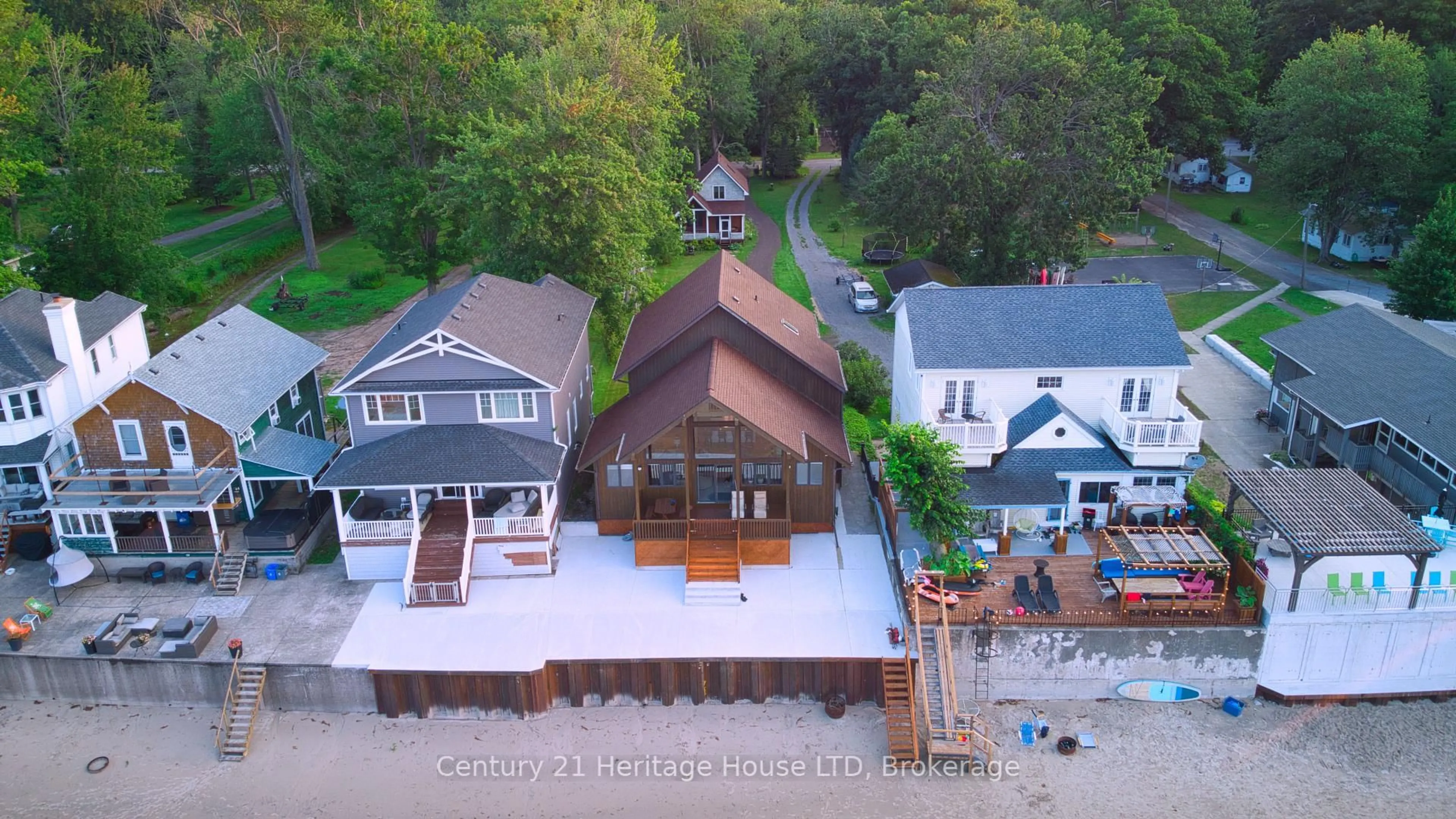 A pic from outside/outdoor area/front of a property/back of a property/a pic from drone, water/lake/river/ocean view for 4337 ERIE RD Rd, Fort Erie Ontario L0S 1B0