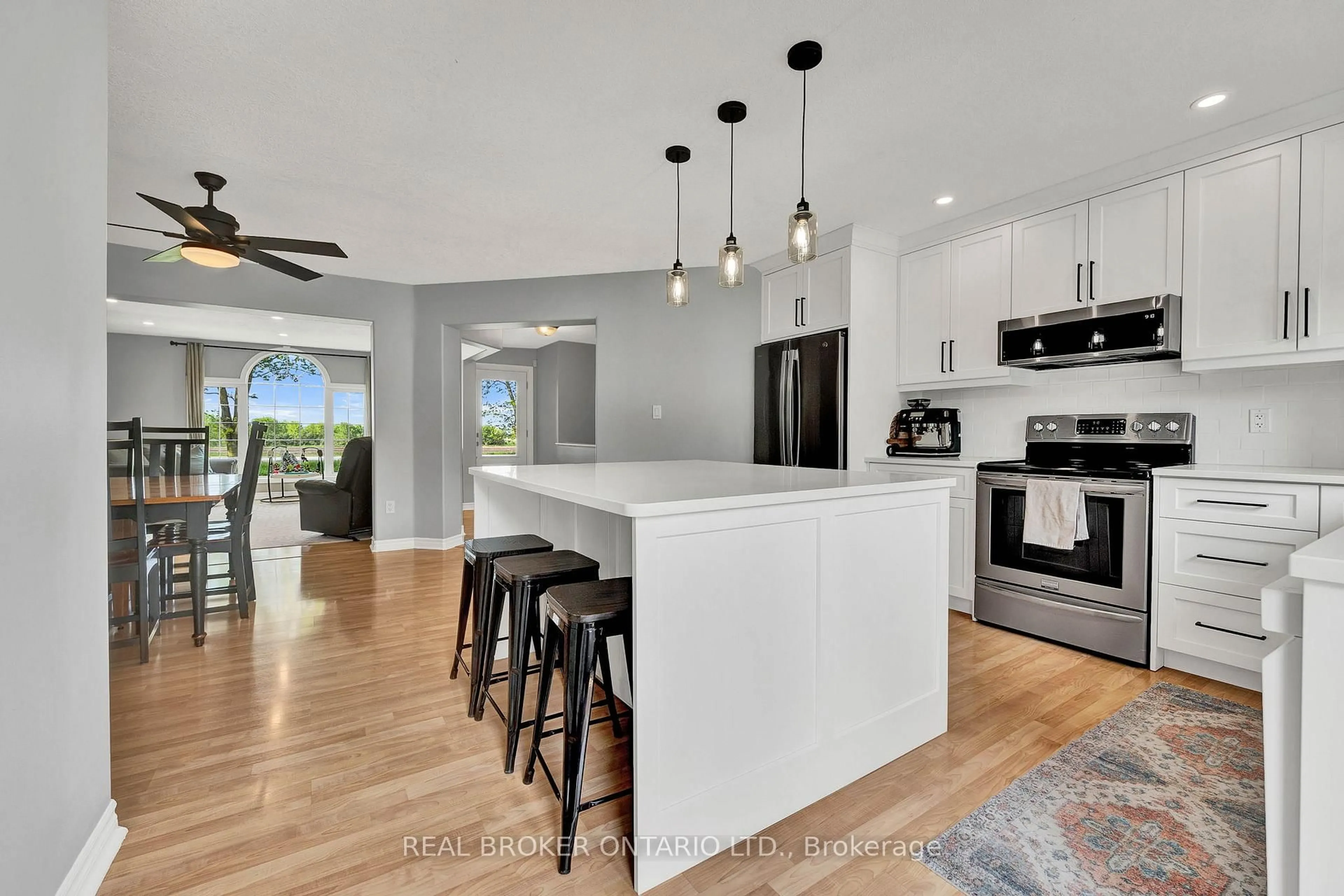 Open concept kitchen, unknown for 7635 Wellington Road 7, Mapleton Ontario N0B 1A0