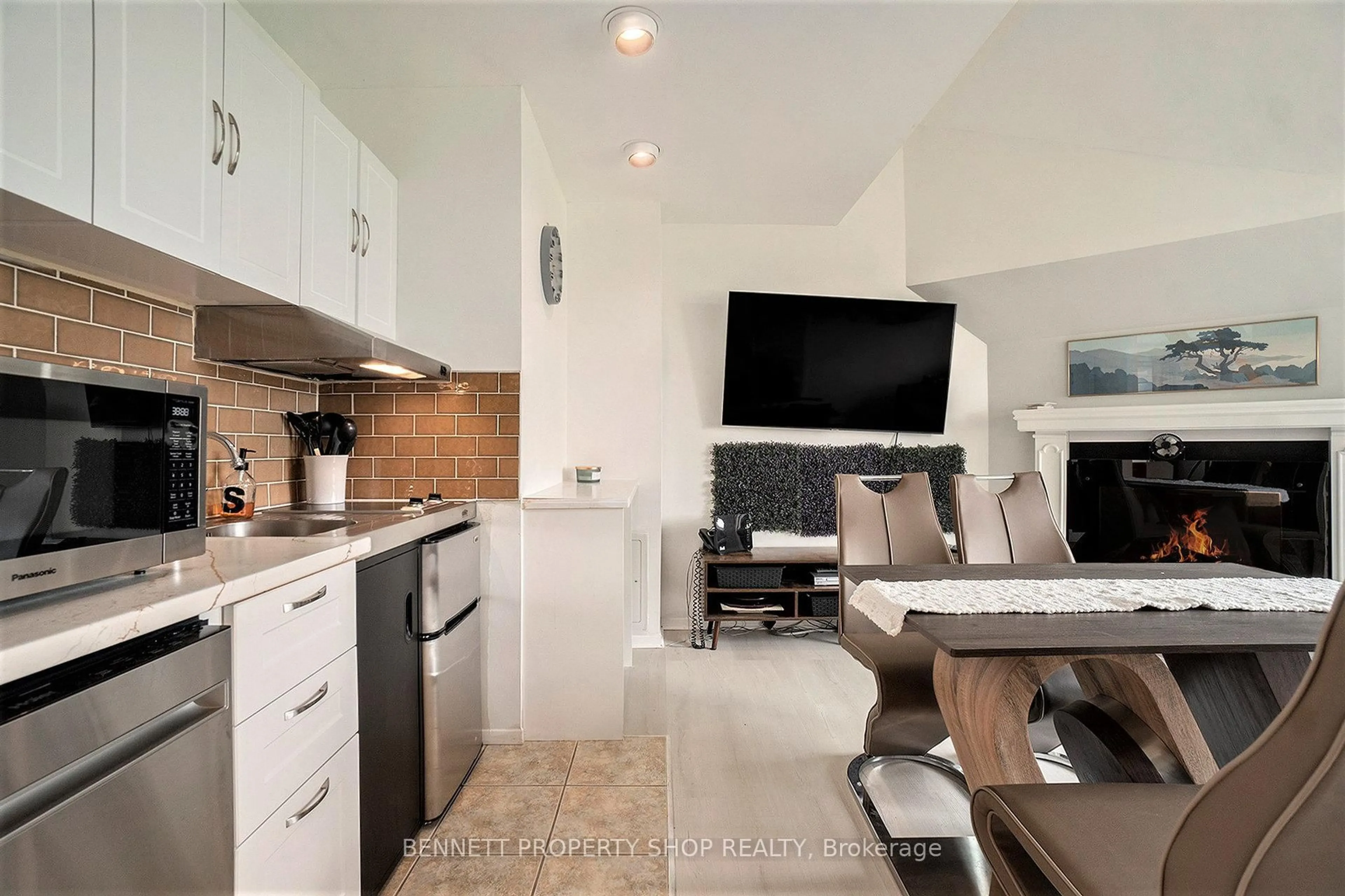 Open concept kitchen, ceramic/tile floor for 1036 Barryvale Rd #4D, Calabogie Ontario K0J 1H0