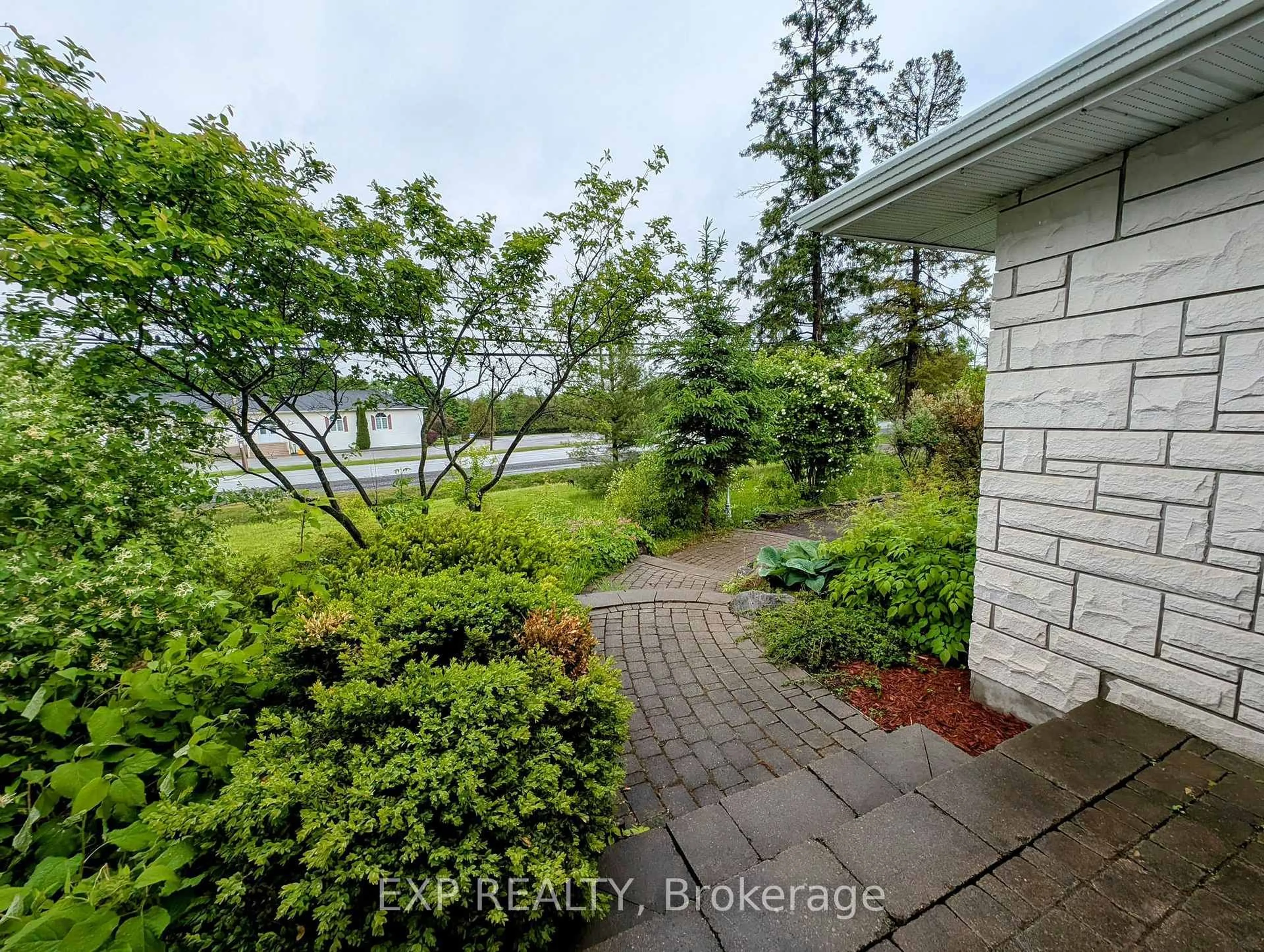 A pic from outside/outdoor area/front of a property/back of a property/a pic from drone, water/lake/river/ocean view for 6974 Bank St, Metcalfe Ontario K0A 2P0