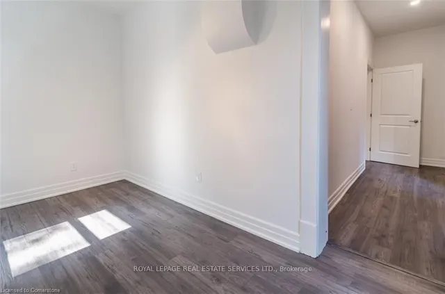 Additional image 12 of 115 Spadina Ave
