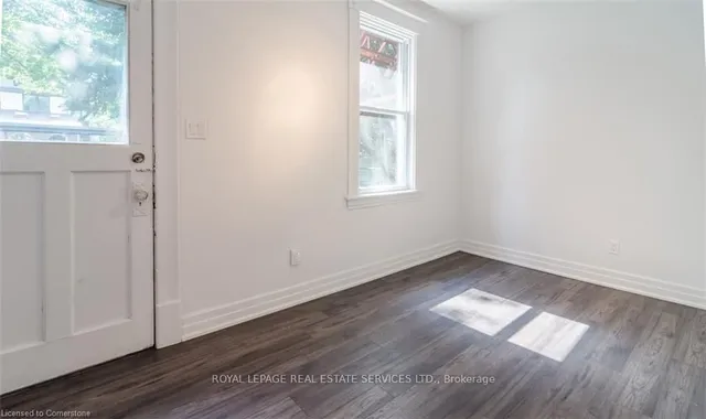 Additional image 15 of 115 Spadina Ave
