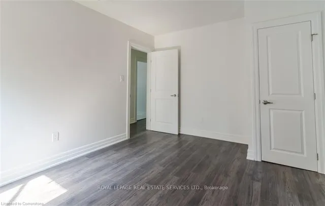 Additional image 21 of 115 Spadina Ave