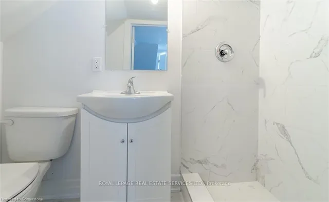 Additional image 28 of 115 Spadina Ave