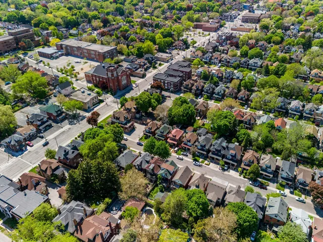 Additional image 40 of 115 Spadina Ave