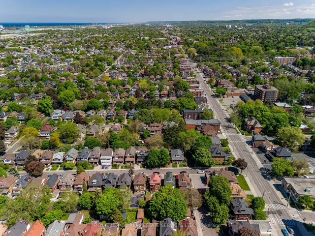 Additional image 41 of 115 Spadina Ave