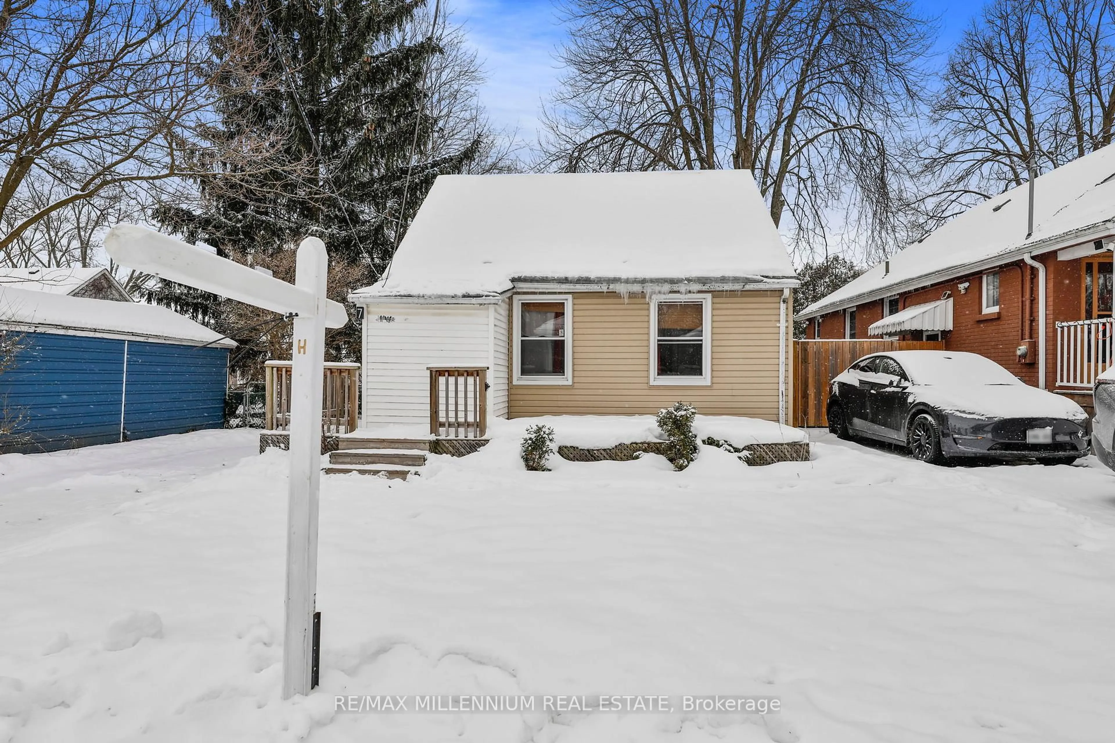 Unknown for 7 Beverly St, London South Ontario N6C 4R9
