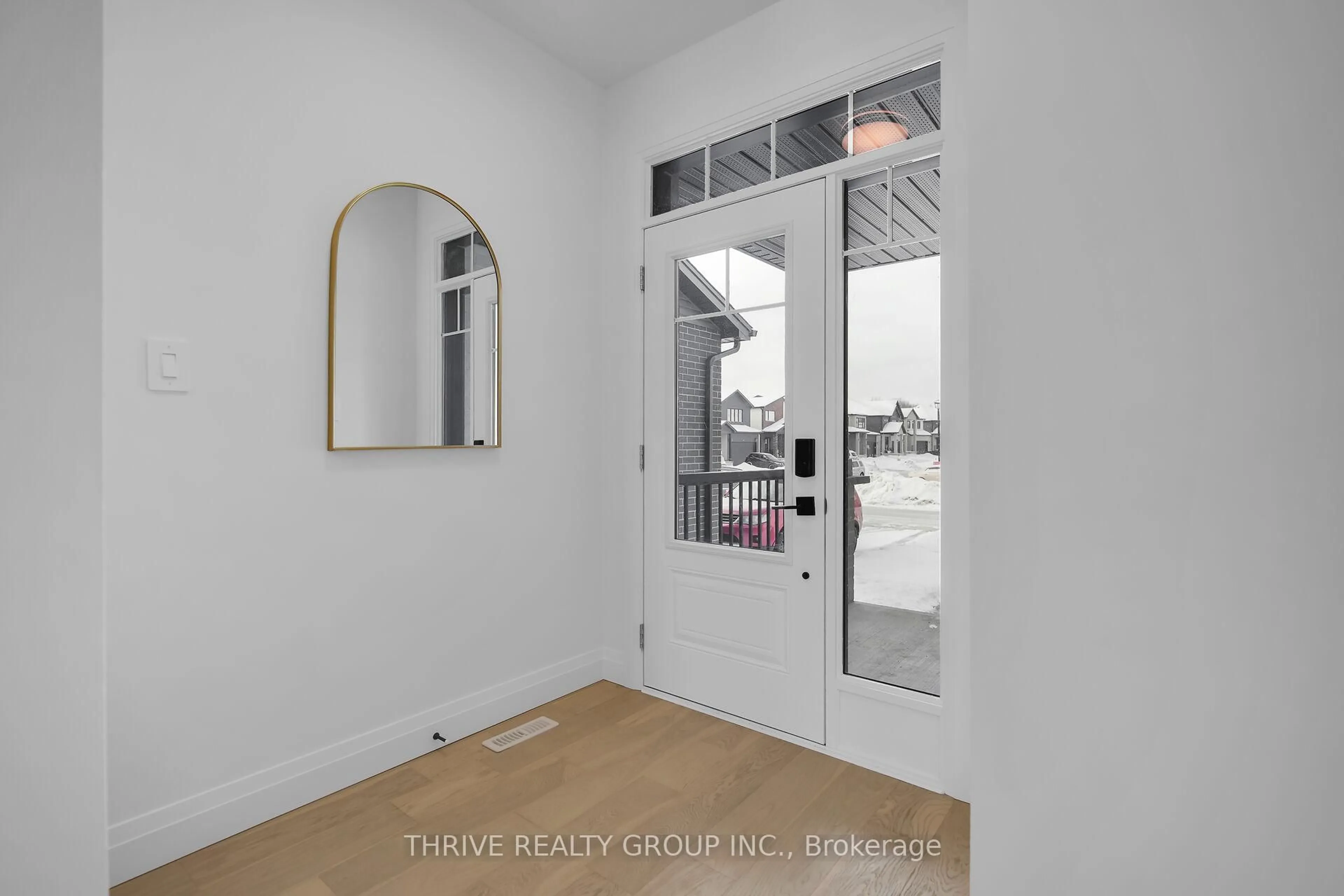 Indoor entryway for 2342 Jordan Blvd, London North Ontario N6G 3R5