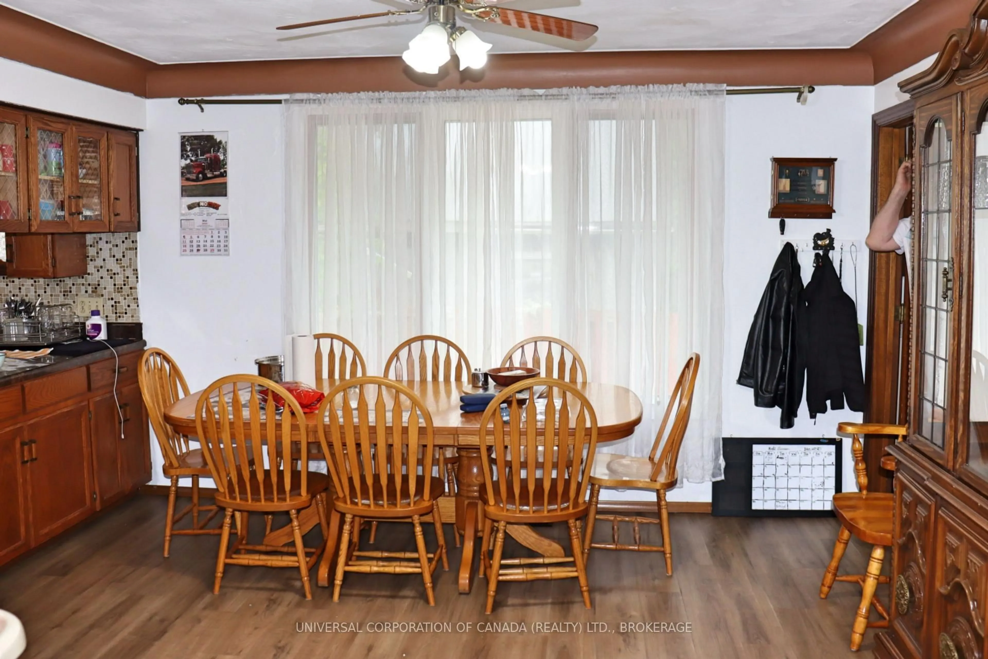 Dining room, wood/laminate floor for 124 Sydenham St, Aylmer Ontario N5H 1M7