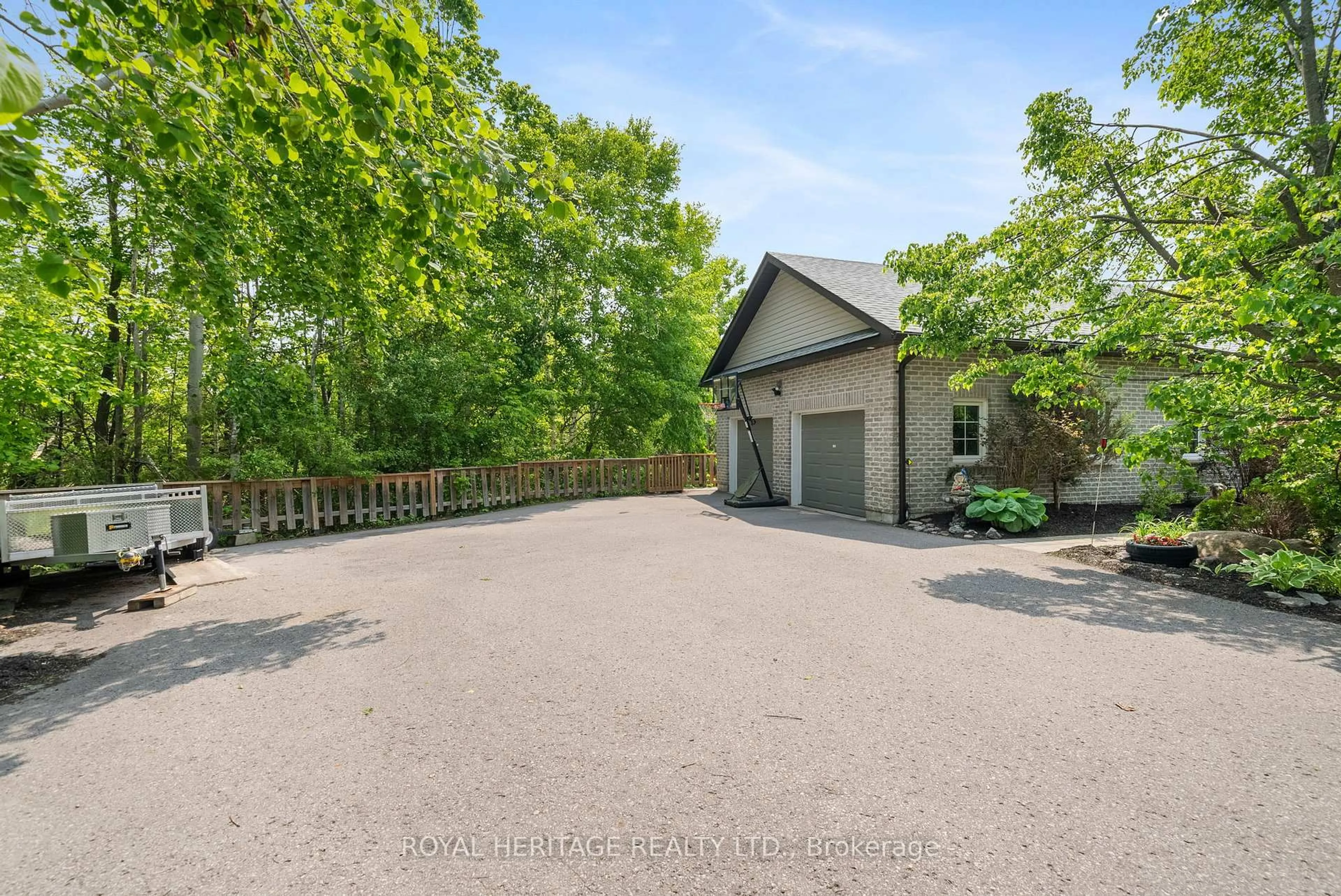 A pic from outside/outdoor area/front of a property/back of a property/a pic from drone, unknown for 141 Shanagarry Dr, Selwyn Ontario K0L 1T0