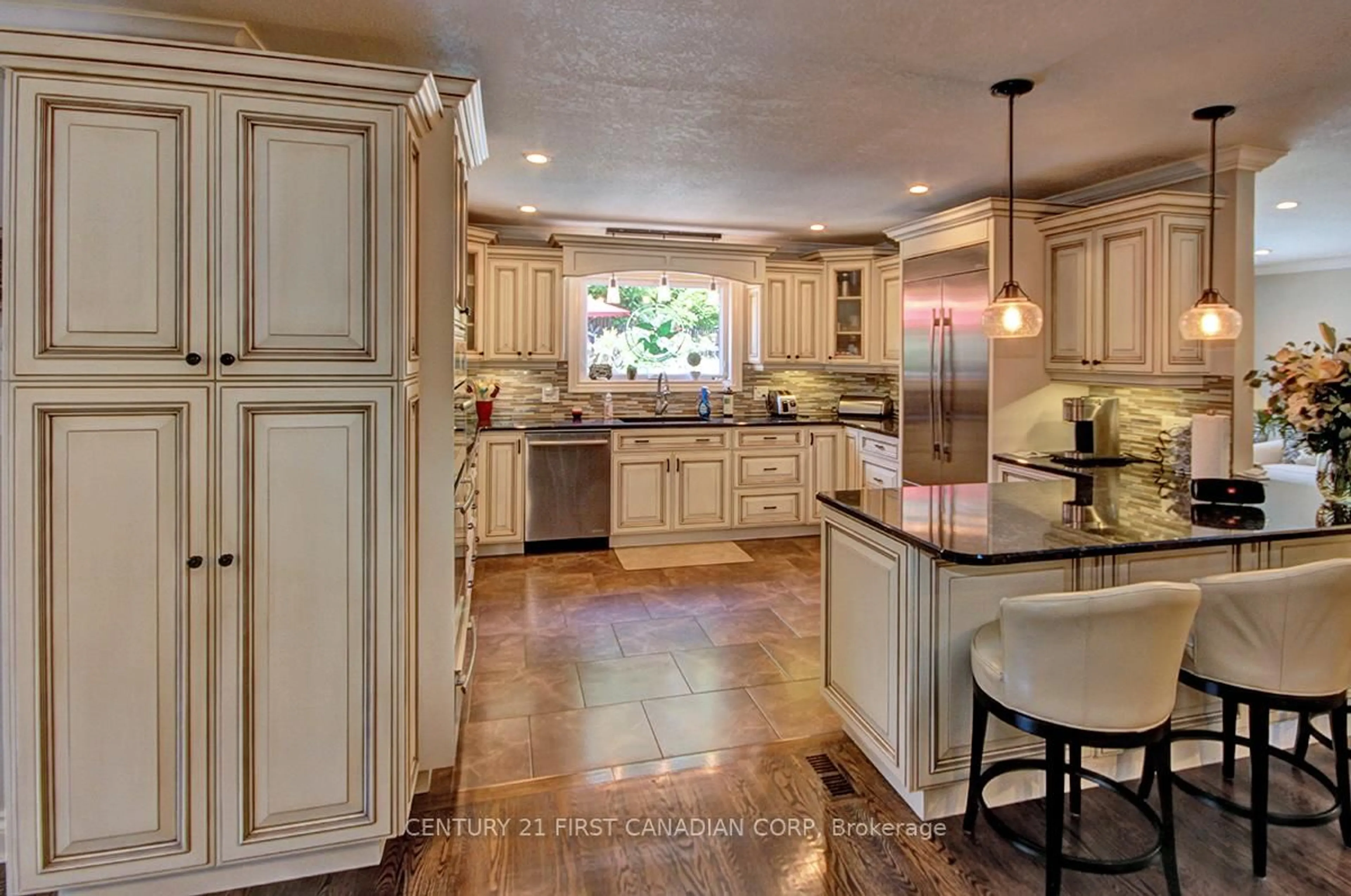 Open concept kitchen, ceramic/tile floor for 811 Clearview Cres, London North Ontario N6H 4P6