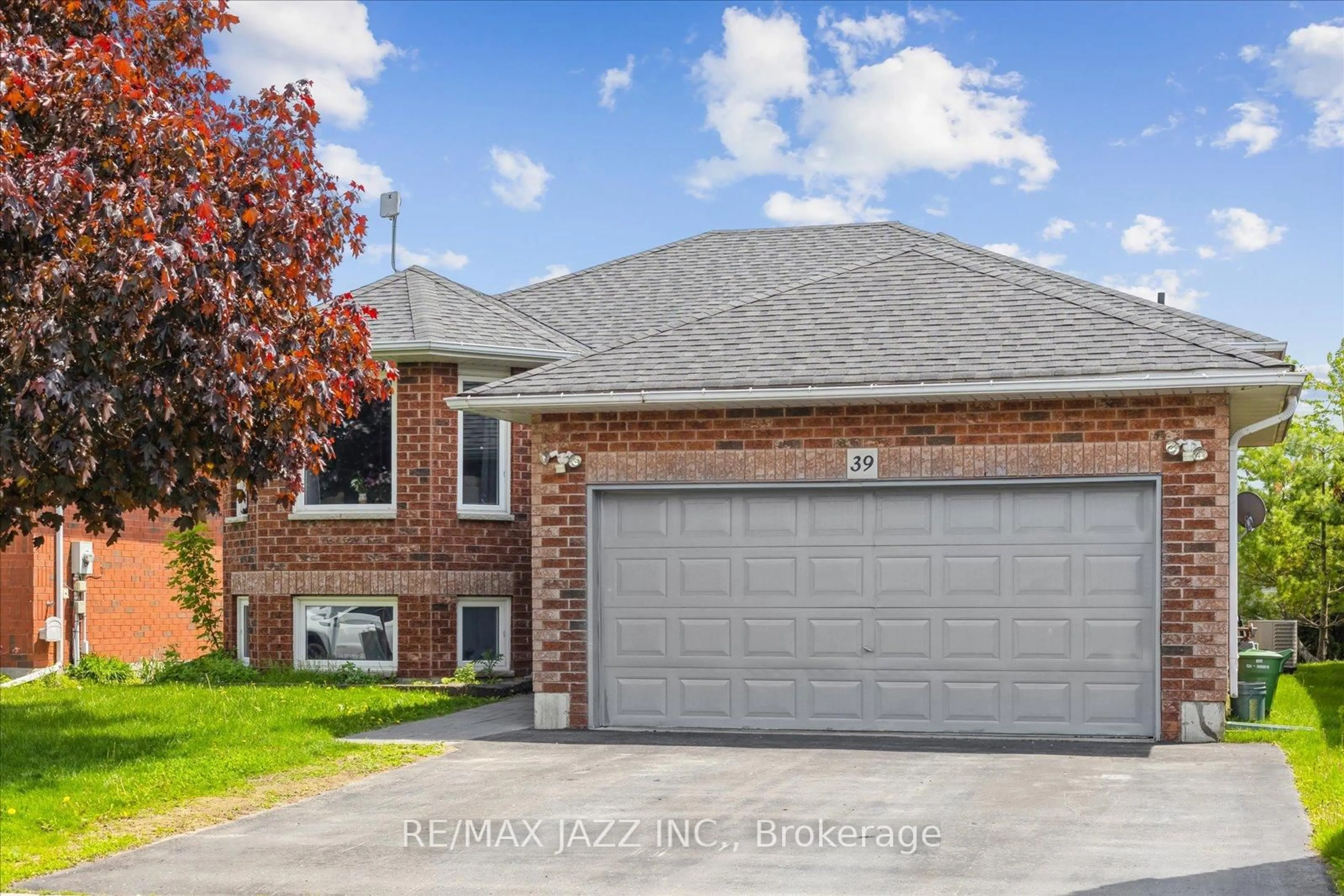 Home with brick exterior material, street for 39 McGibbon Blvd, Kawartha Lakes Ontario K9V 6G4