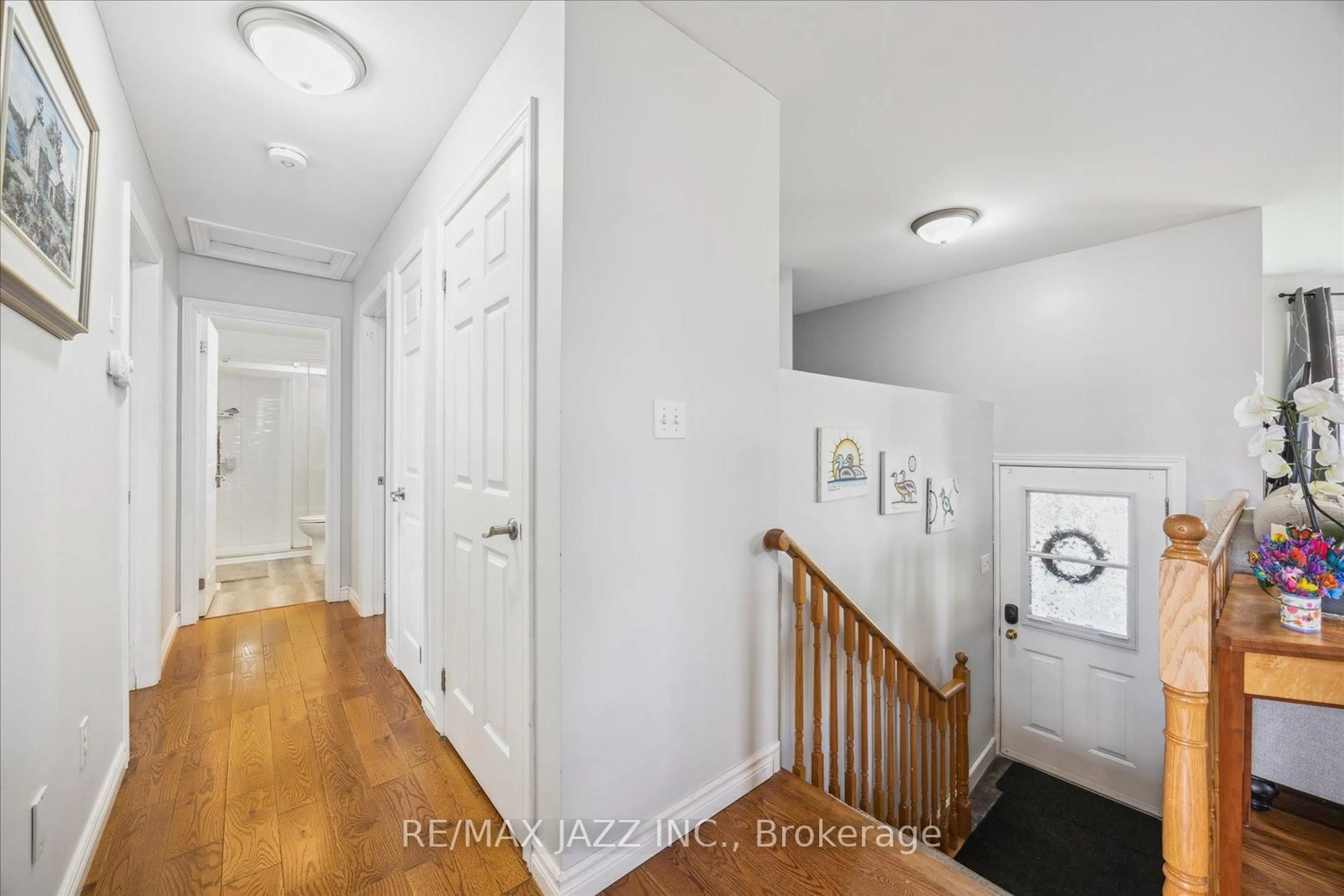 Indoor entryway for 39 McGibbon Blvd, Kawartha Lakes Ontario K9V 6G4