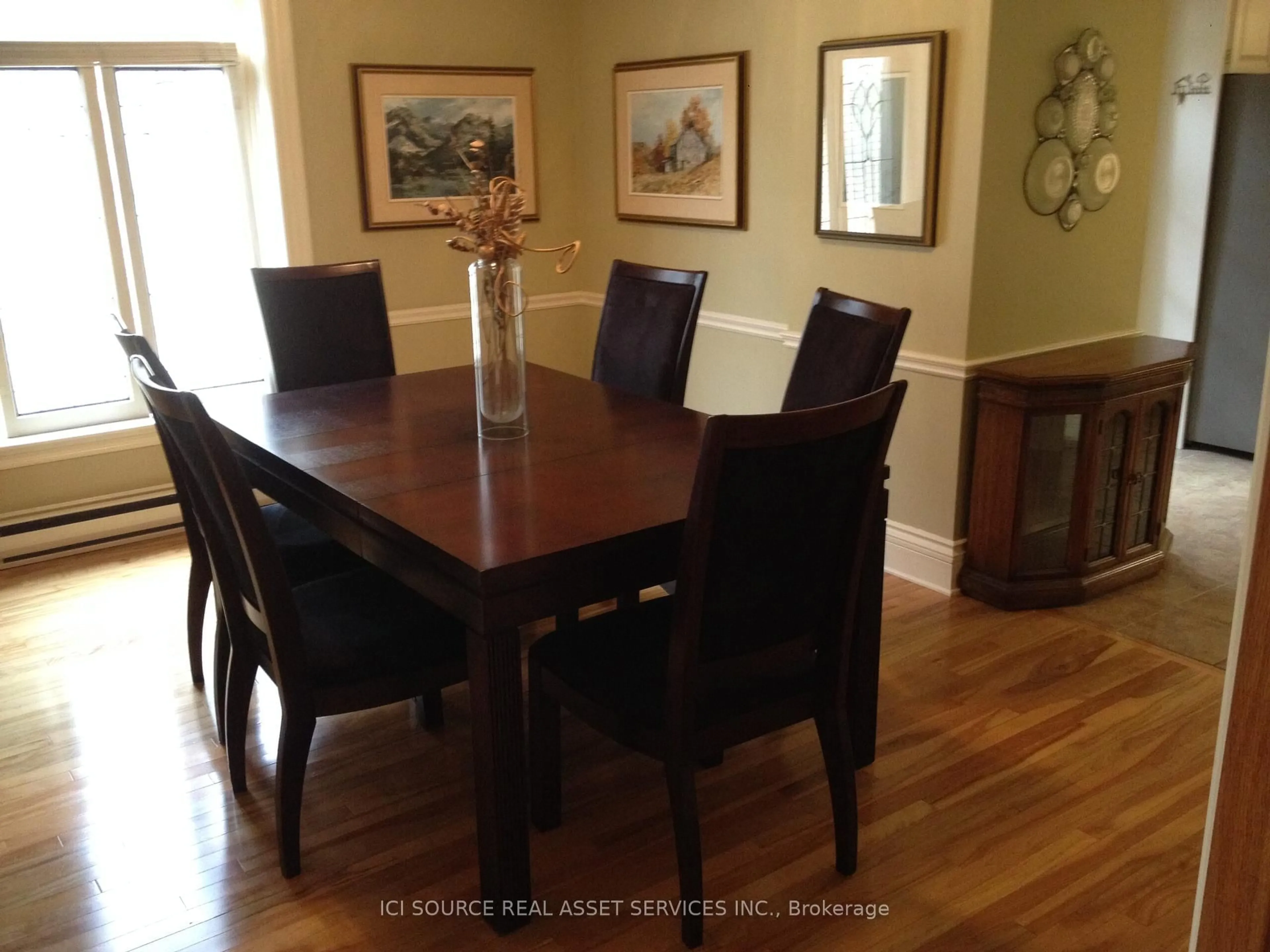 Dining room, wood/laminate floor for 25 Beaconsfield Ave, London South Ontario N6C 1B6