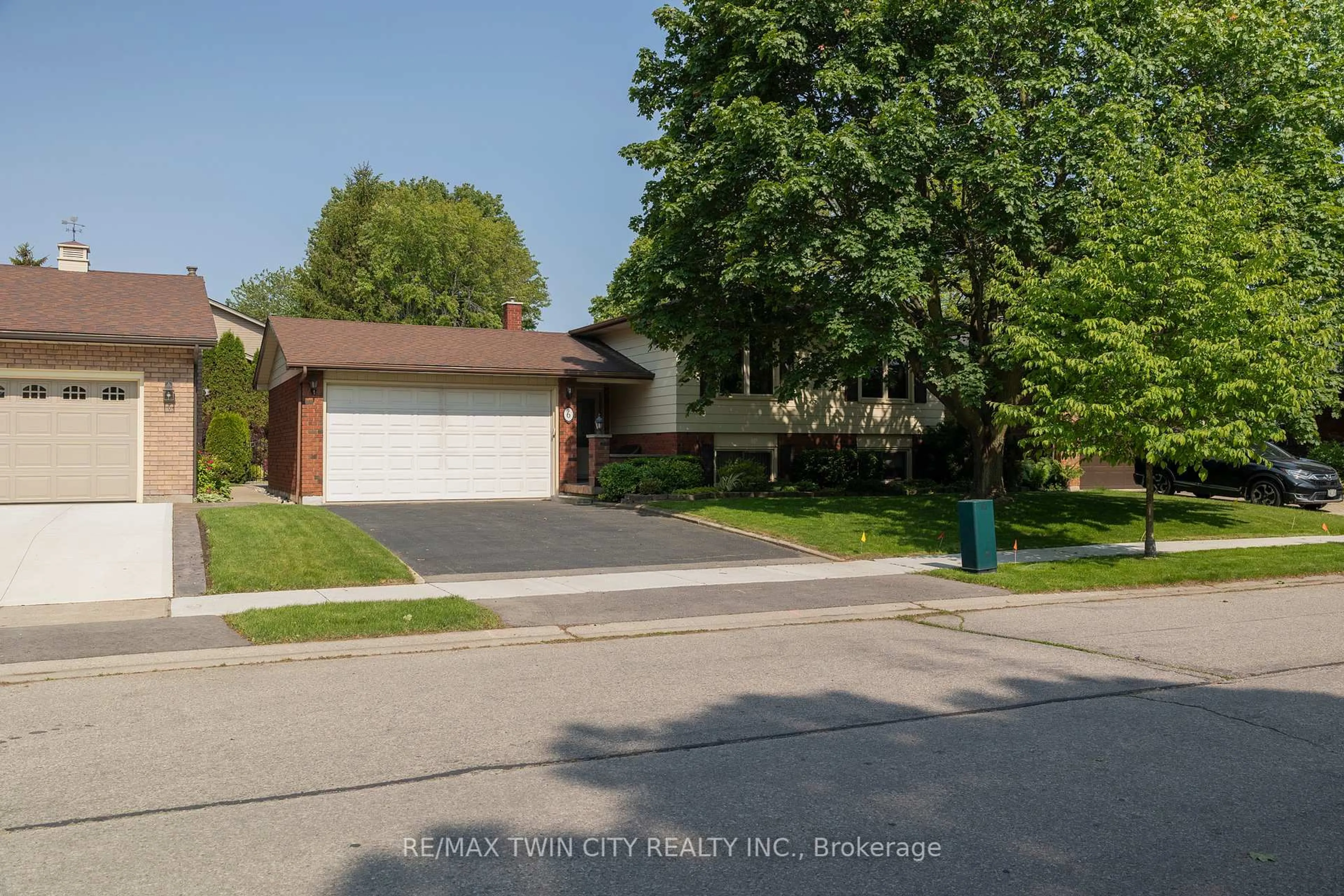 Unknown for 6 PIONEER Pl, Brantford Ontario N3R 7G7
