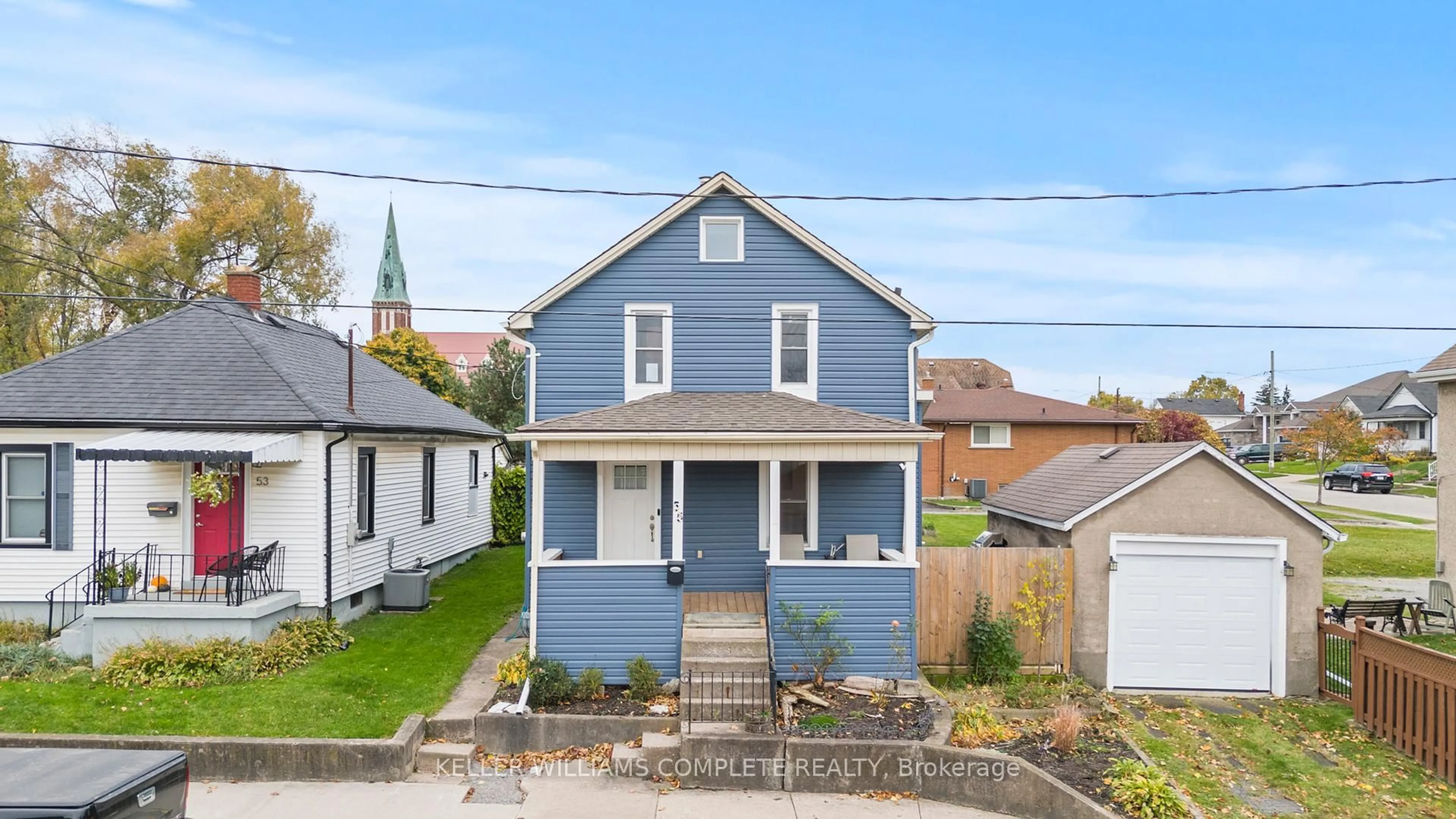 Home with vinyl exterior material, street for 55 Albert St, Thorold Ontario L2V 2G6