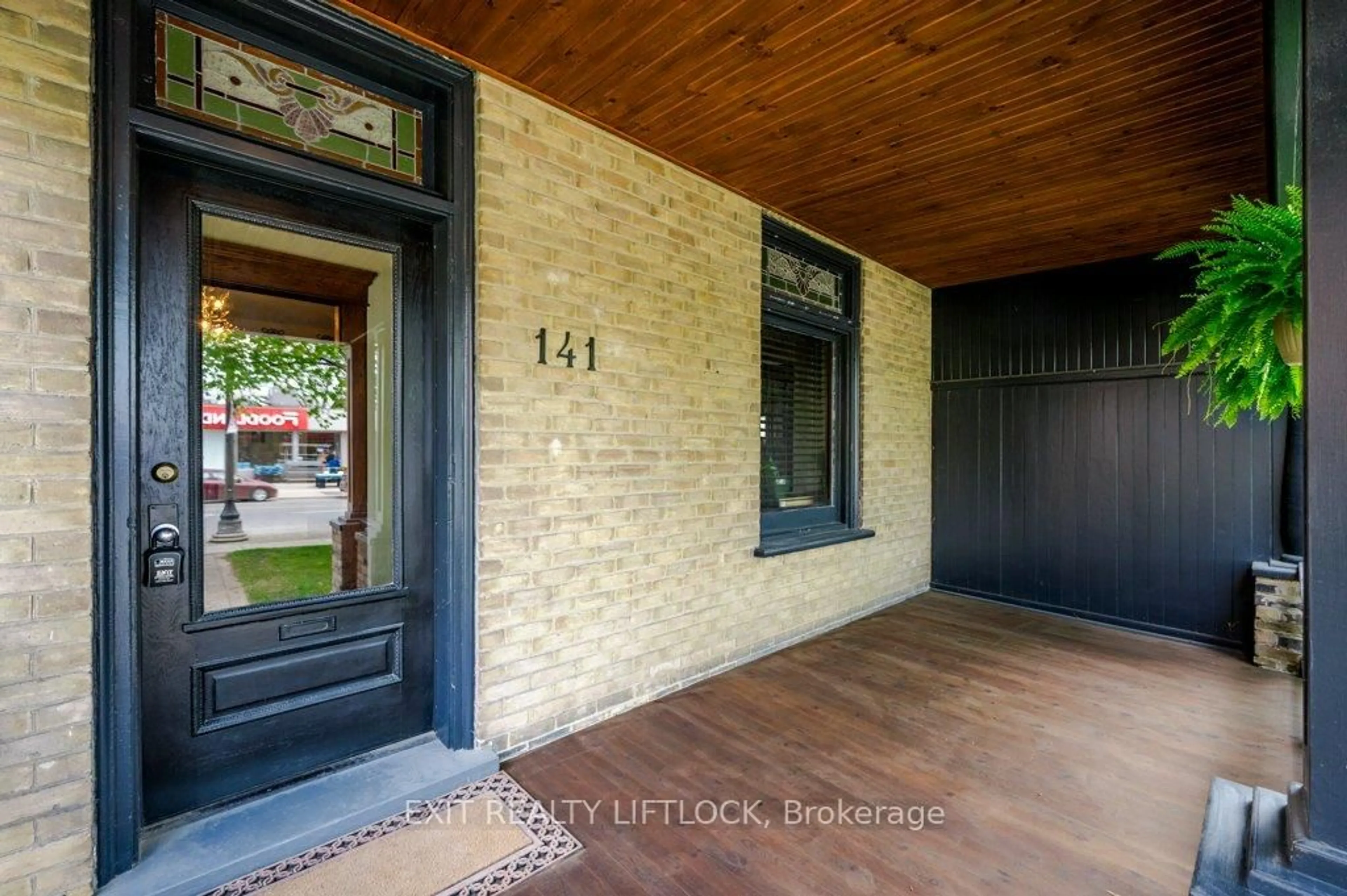 Indoor entryway for 141 Hunter Street, Peterborough East Ontario K9H 1G7