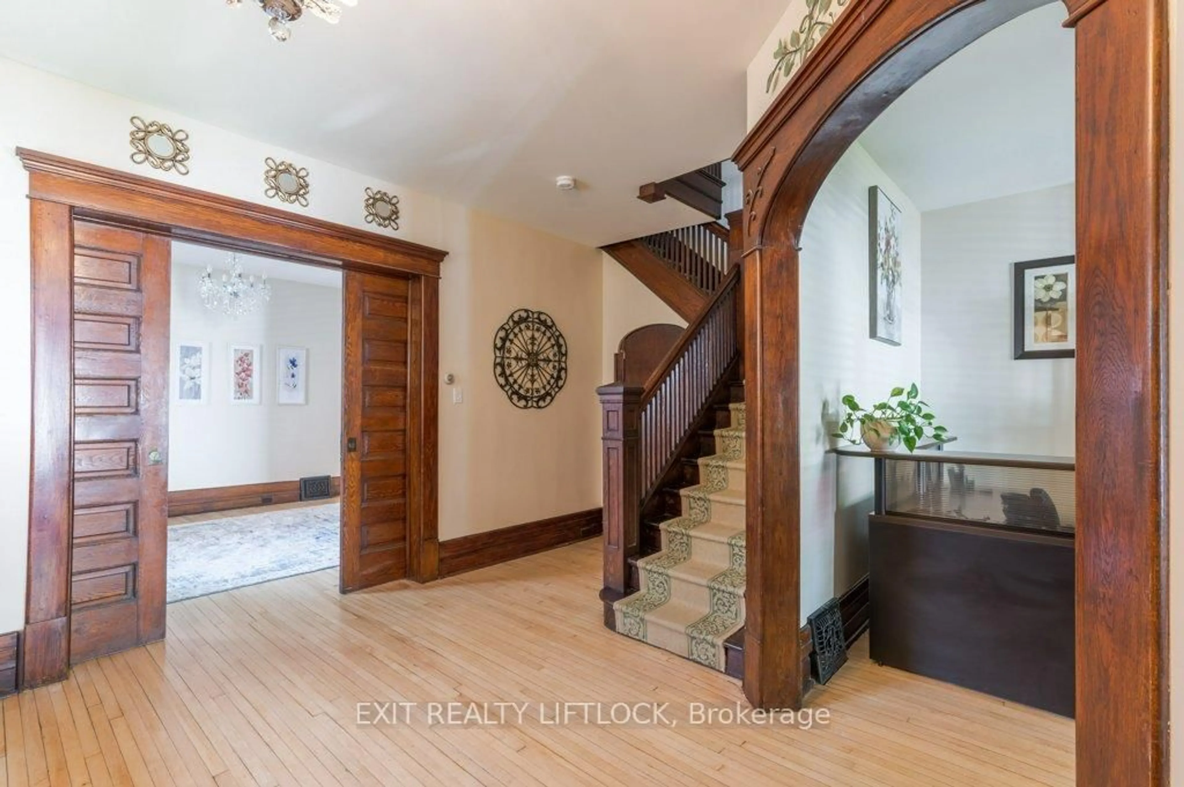 Indoor entryway for 141 Hunter Street, Peterborough East Ontario K9H 1G7