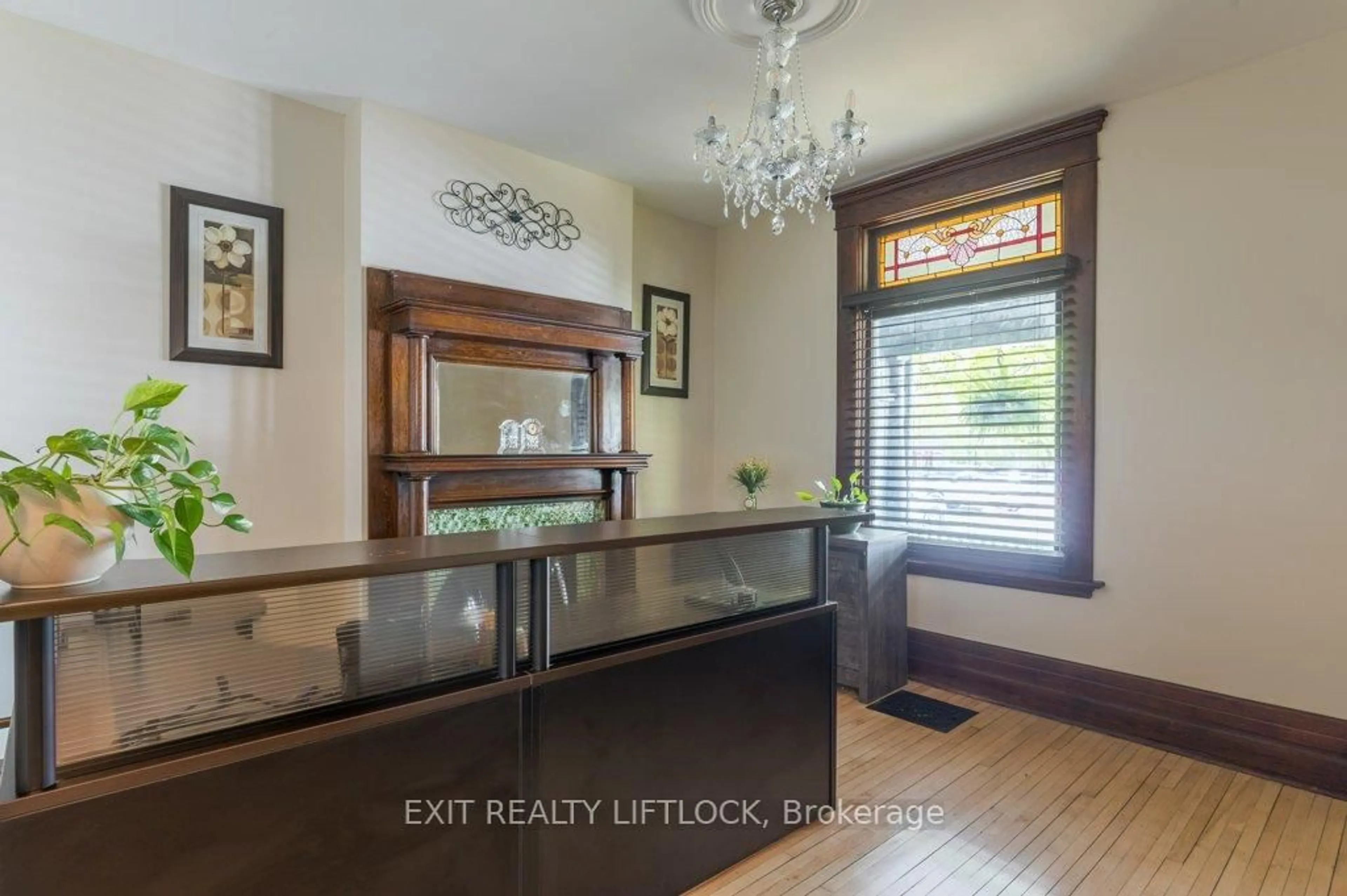 Indoor entryway for 141 Hunter Street, Peterborough East Ontario K9H 1G7