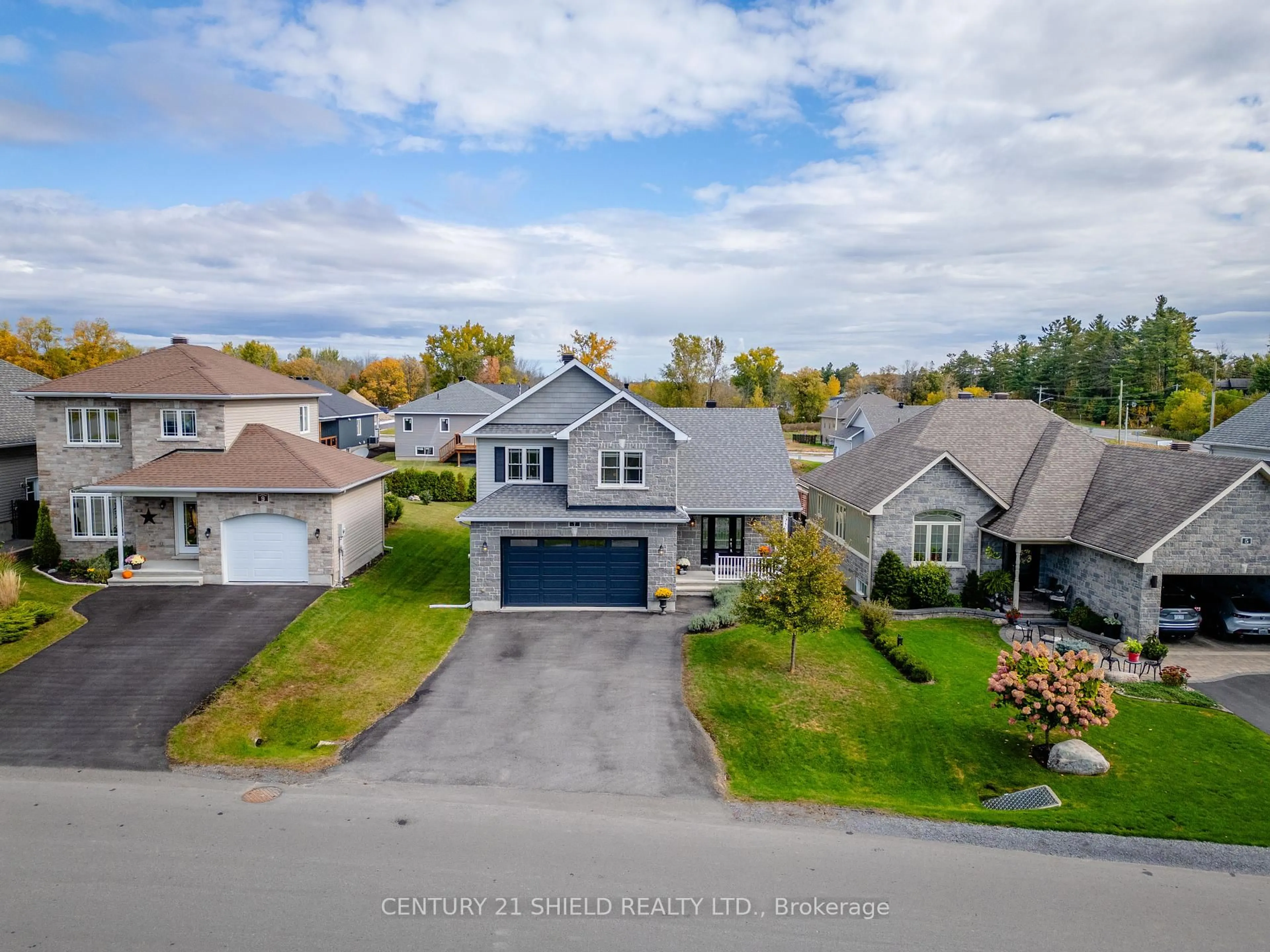 A pic from outside/outdoor area/front of a property/back of a property/a pic from drone, street for 7 Jim Brownell Blvd, South Stormont Ontario K0C 1P0