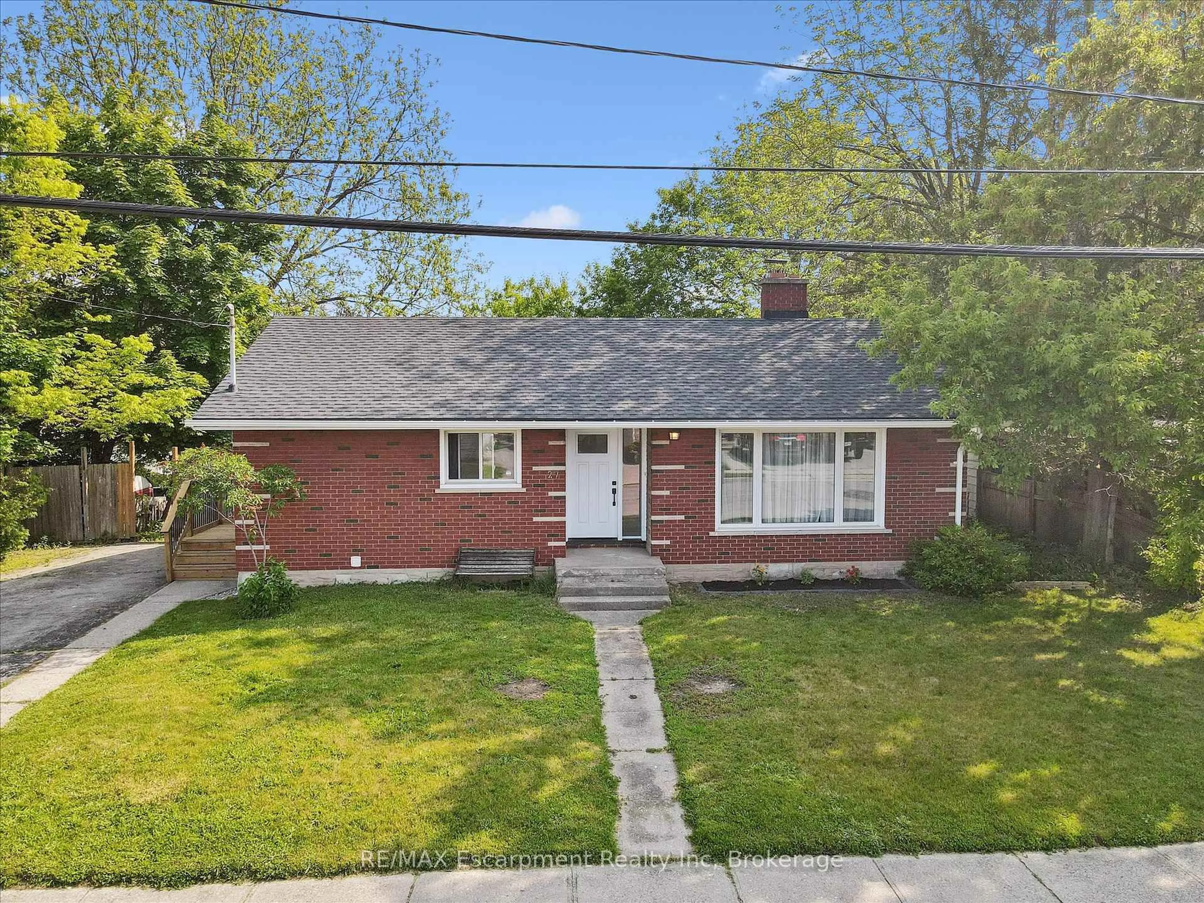 Unknown for 27 Norfolk Ave, Cambridge Ontario N1R 3T5