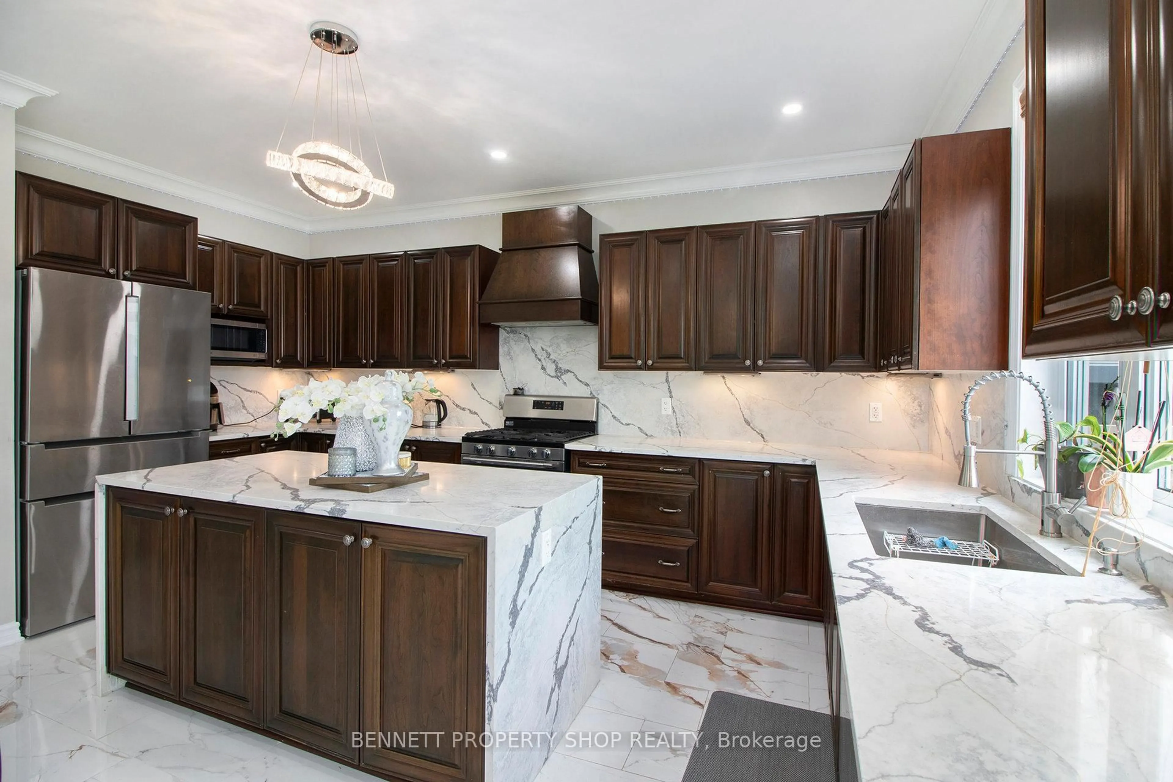 Contemporary kitchen, ceramic/tile floor for 1015 Winterspring Rdge, Ottawa Ontario K4A 0S5