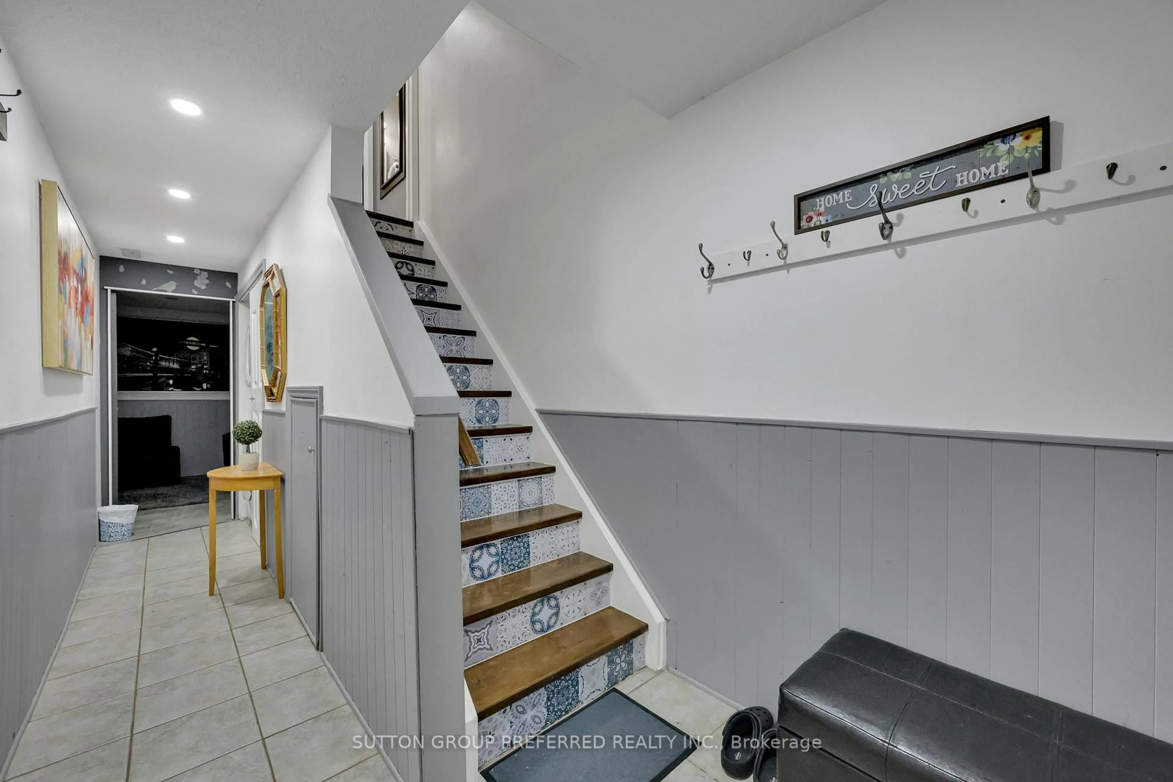 Stairs for 320 Westminster Ave #71, London South Ontario N6C 5H5