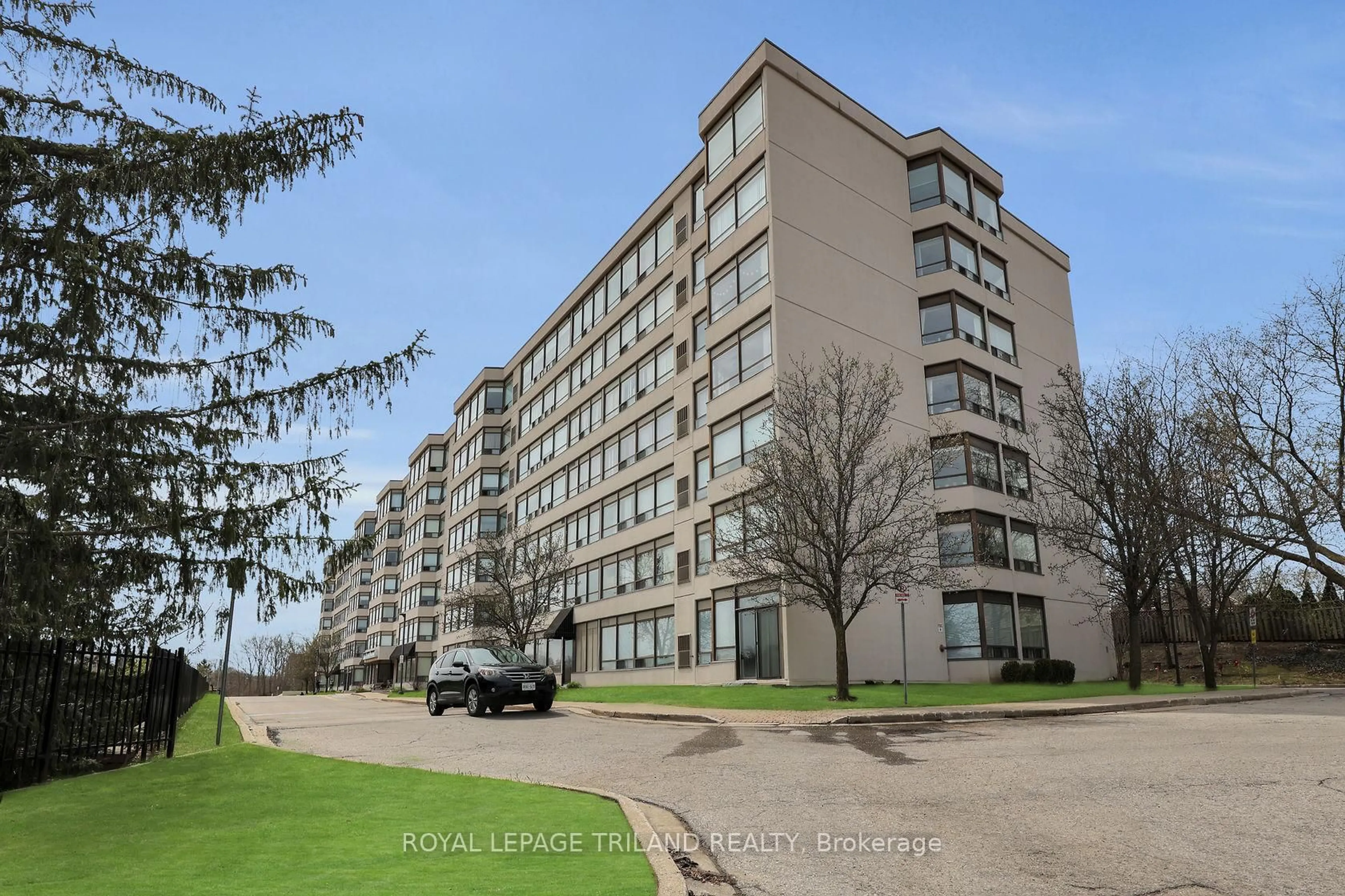 Unknown for 521 RIVERSIDE Dr #415, London North Ontario N6H 5E2
