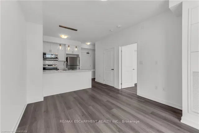 Additional property image - 460 Dundas St Unit 314