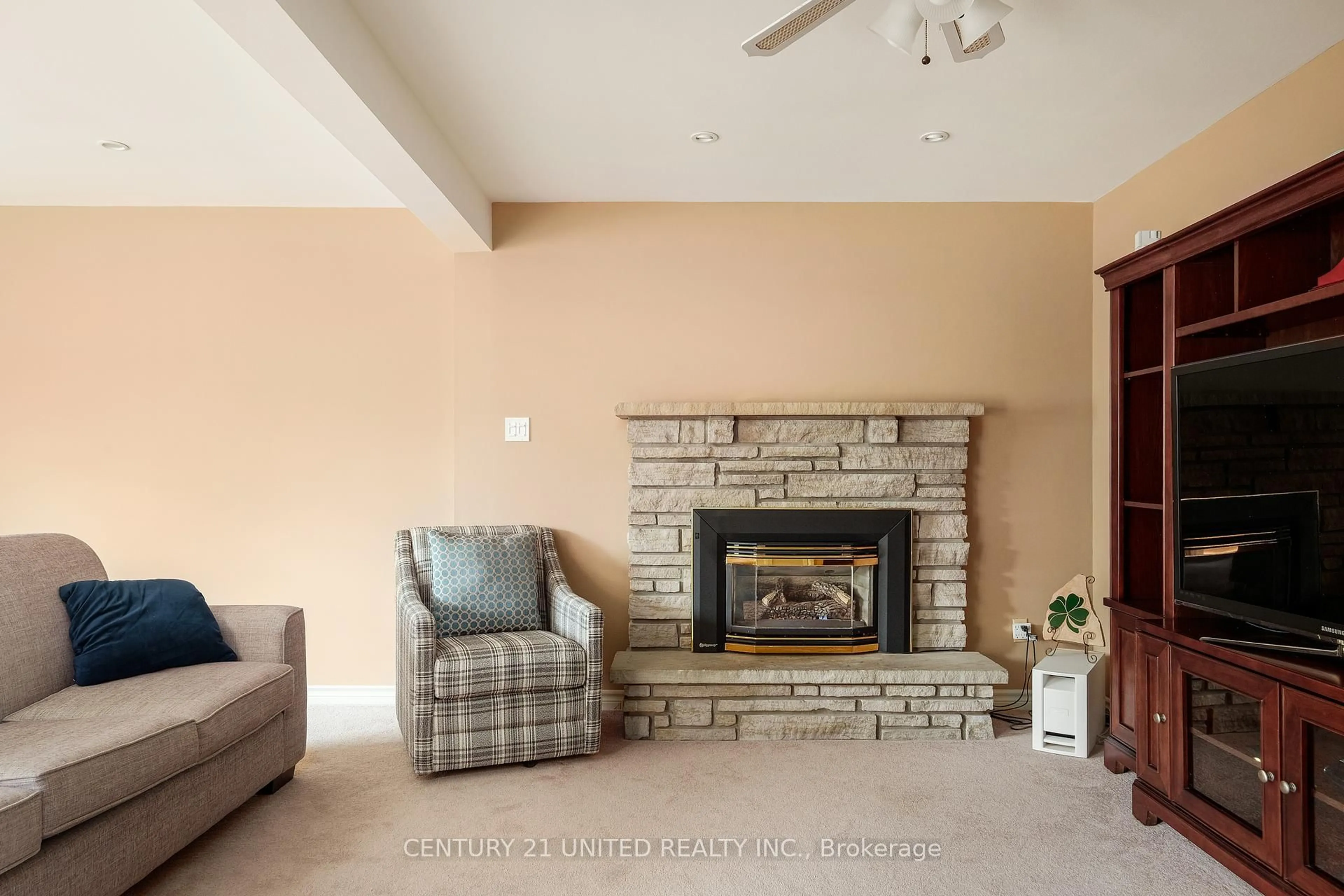 Living room with furniture, ceramic/tile floor for 536 Humber Rd, Peterborough South Ontario K9J 1H2