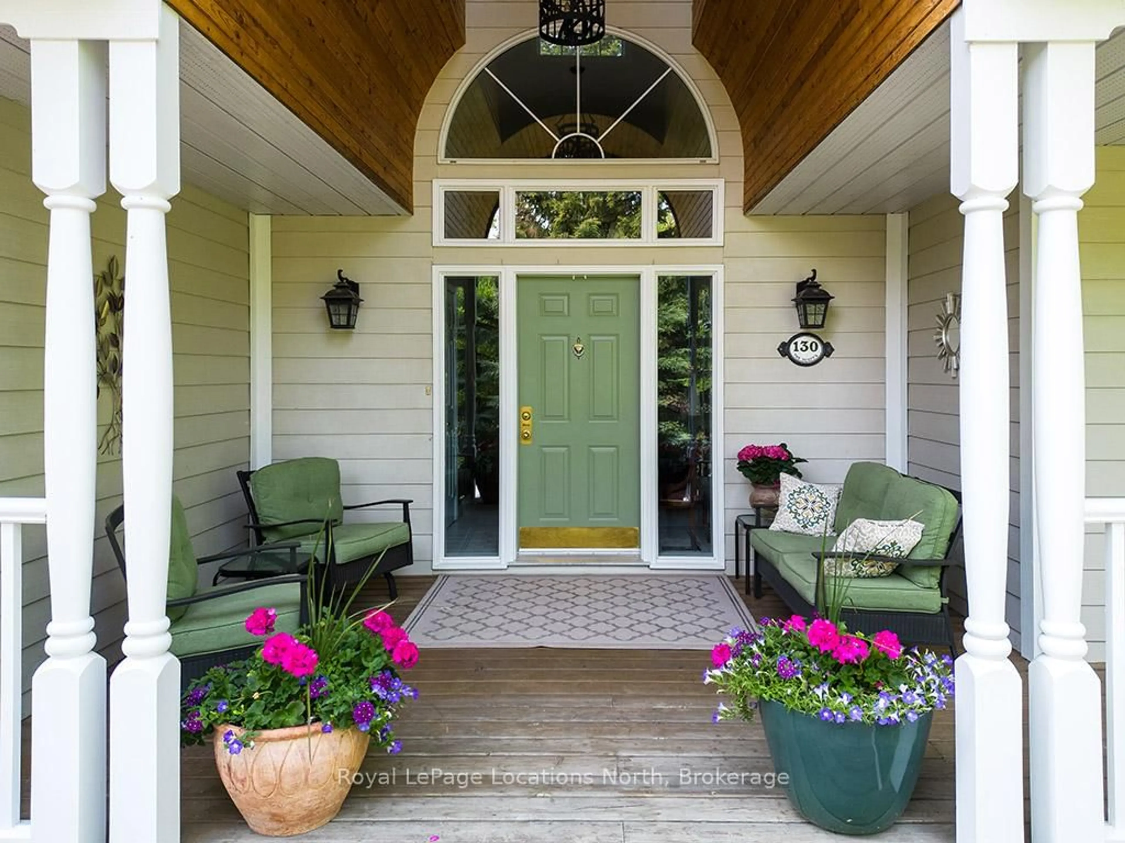 Indoor entryway for 130 Davos Dr, Blue Mountains Ontario L9Y 0S9