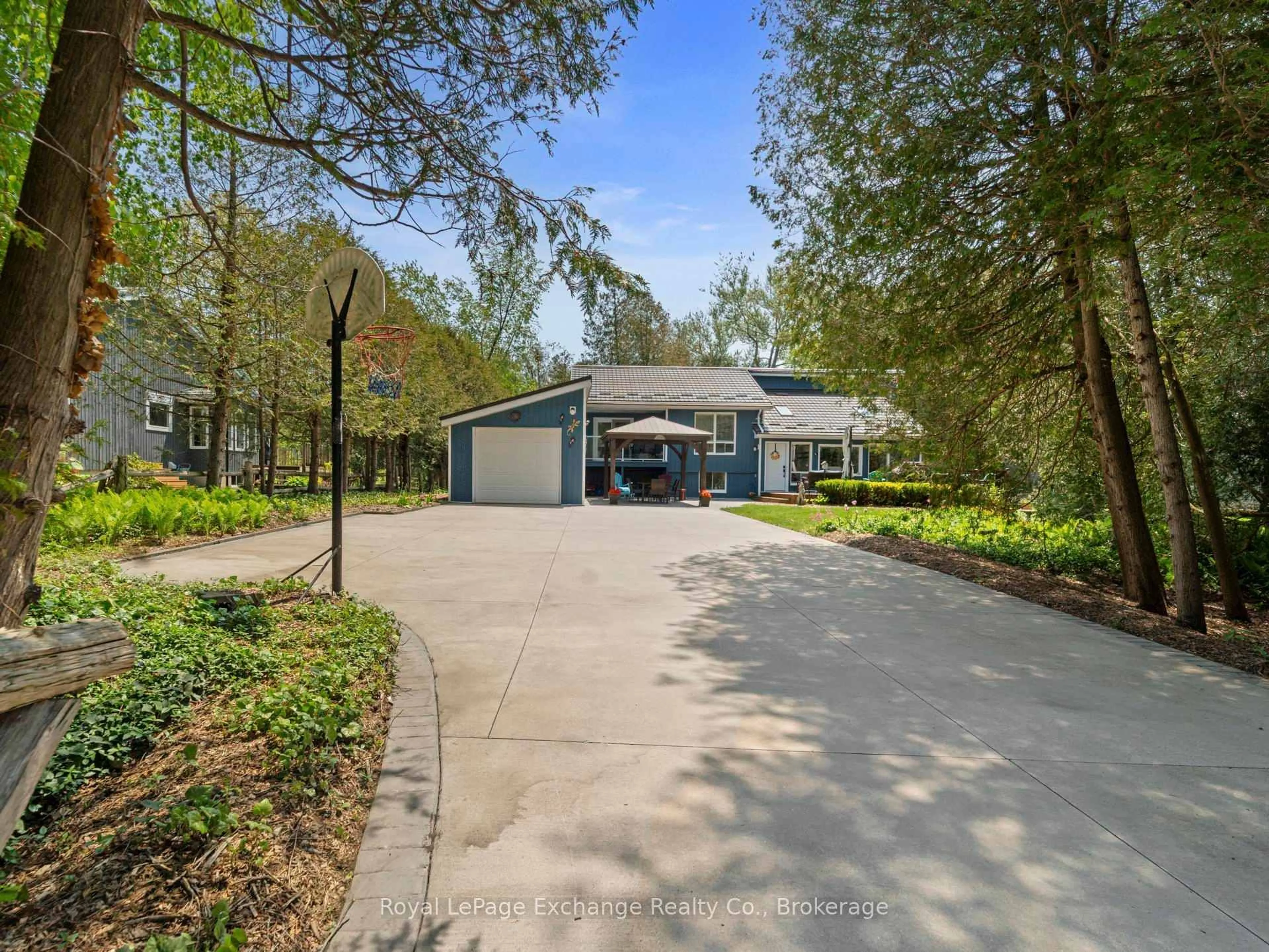 A pic from outside/outdoor area/front of a property/back of a property/a pic from drone, street for 12 Cathcart St, Huron-Kinloss Ontario N2Z 0B3