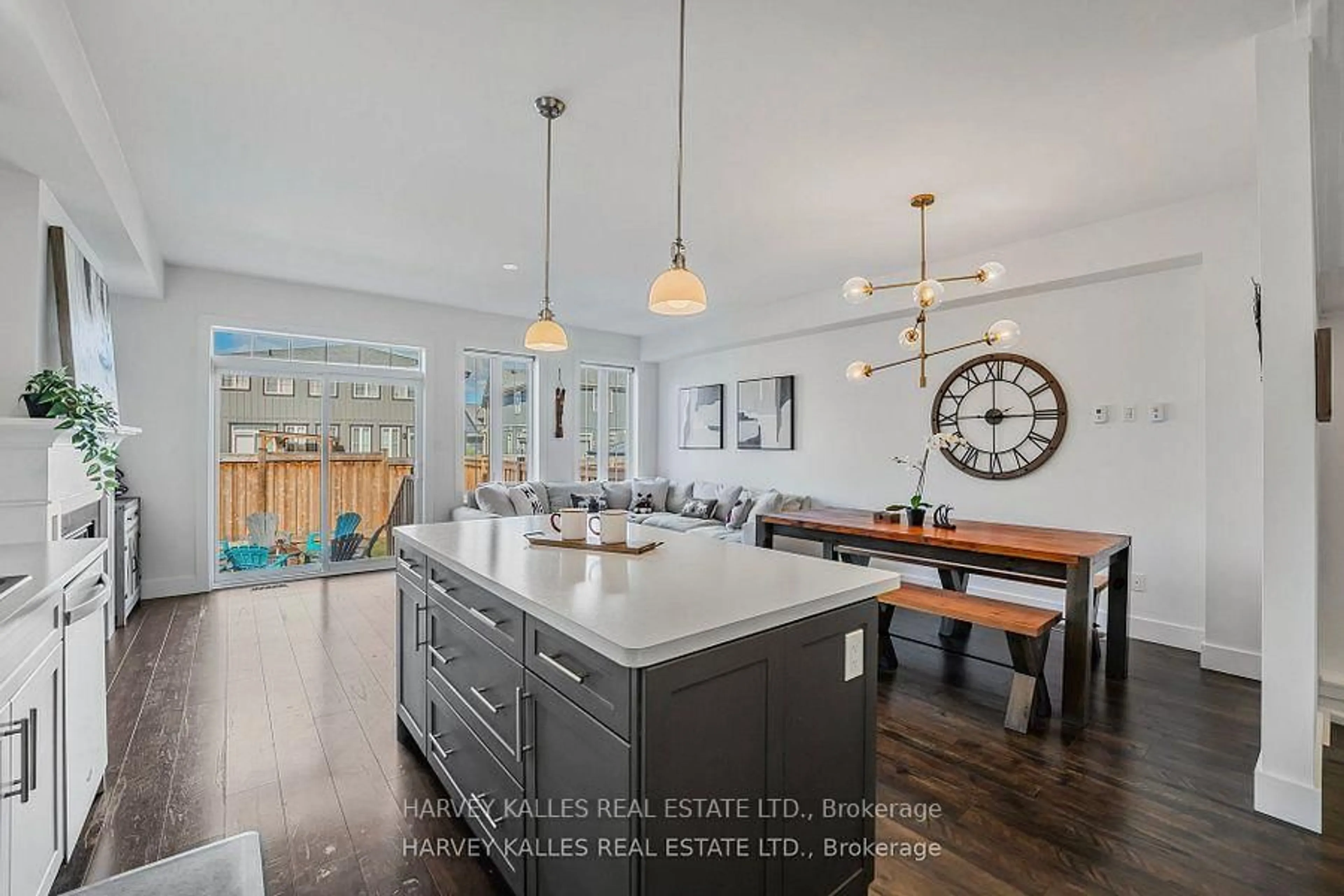 Open concept kitchen, ceramic/tile floor for 203 Yellow Birch Cres, Blue Mountains Ontario L9Y 0Z3