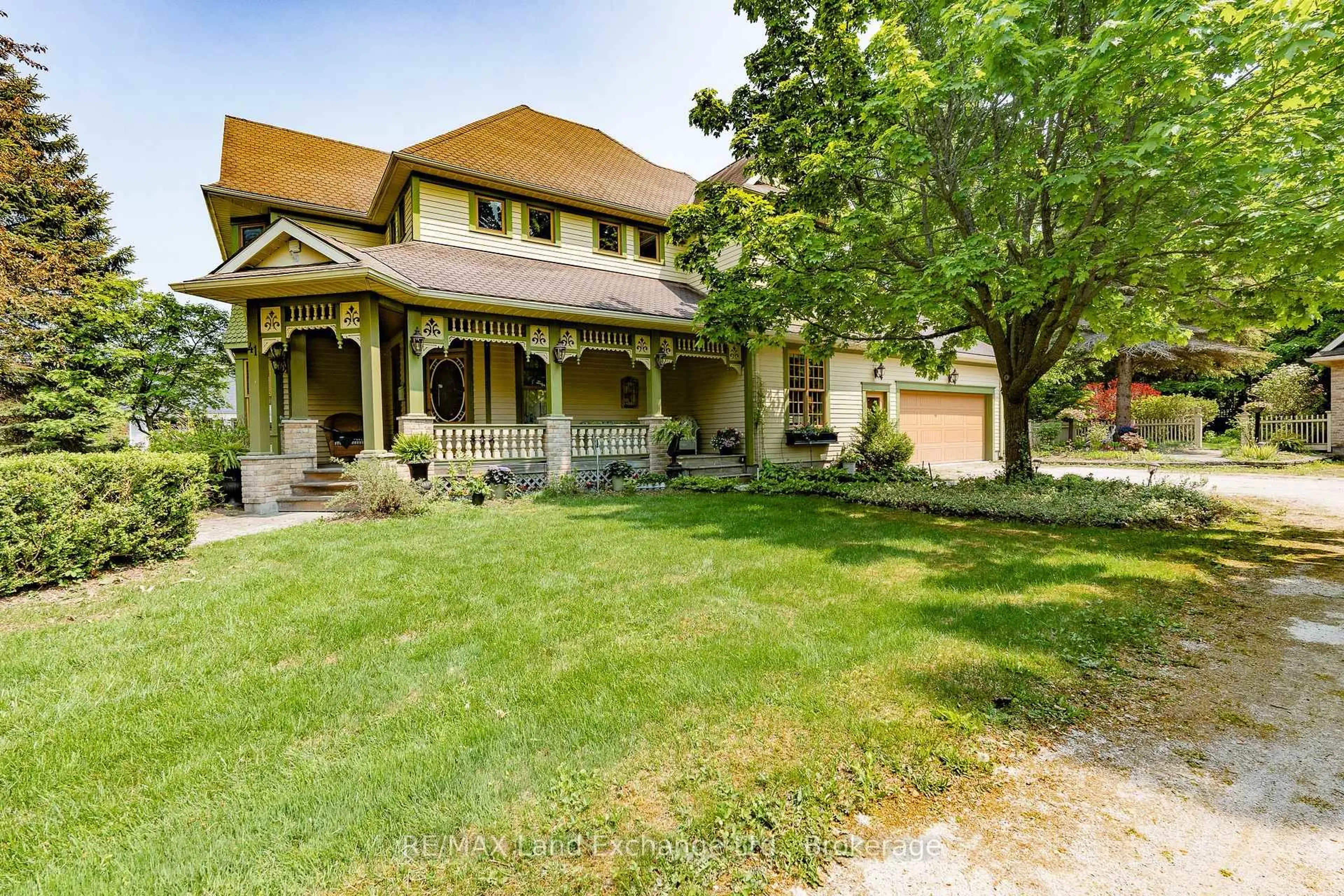 A pic from outside/outdoor area/front of a property/back of a property/a pic from drone, street for 41 Metcalf St, Saugeen Shores Ontario N0H 2L0