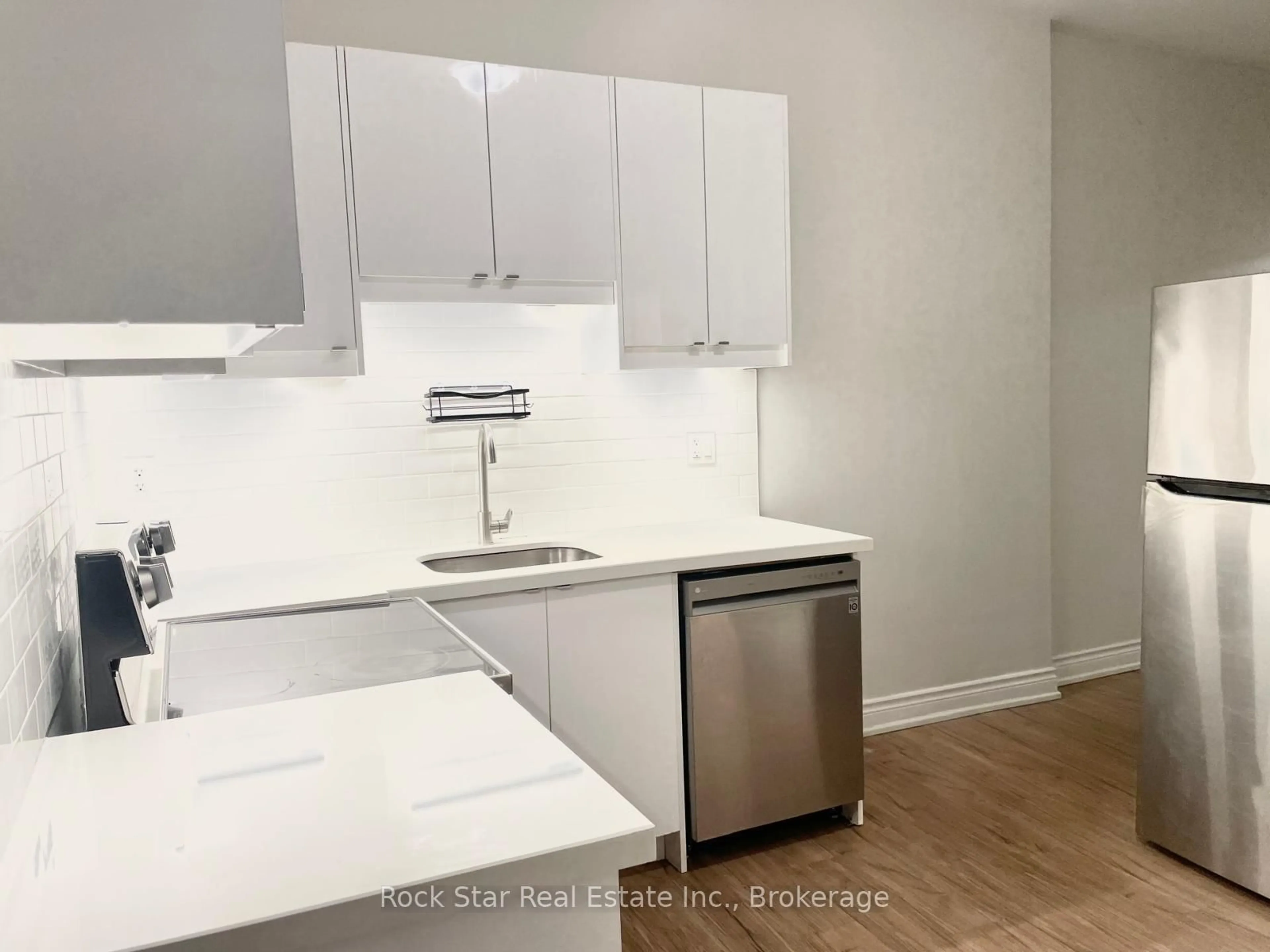 Standard kitchen, unknown for 115 Cannon St, Hamilton Ontario L8L 2A2