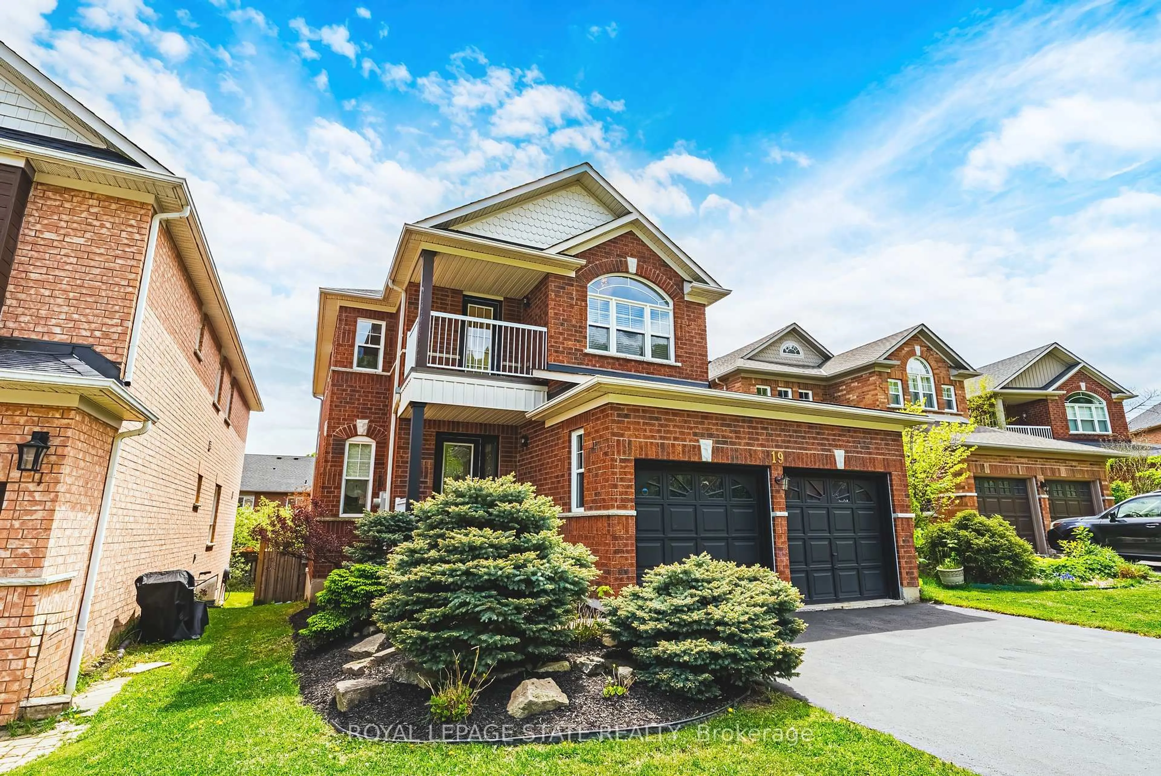 Home with brick exterior material, street for 19 Gwyn Crt, Hamilton Ontario L9H 7S1