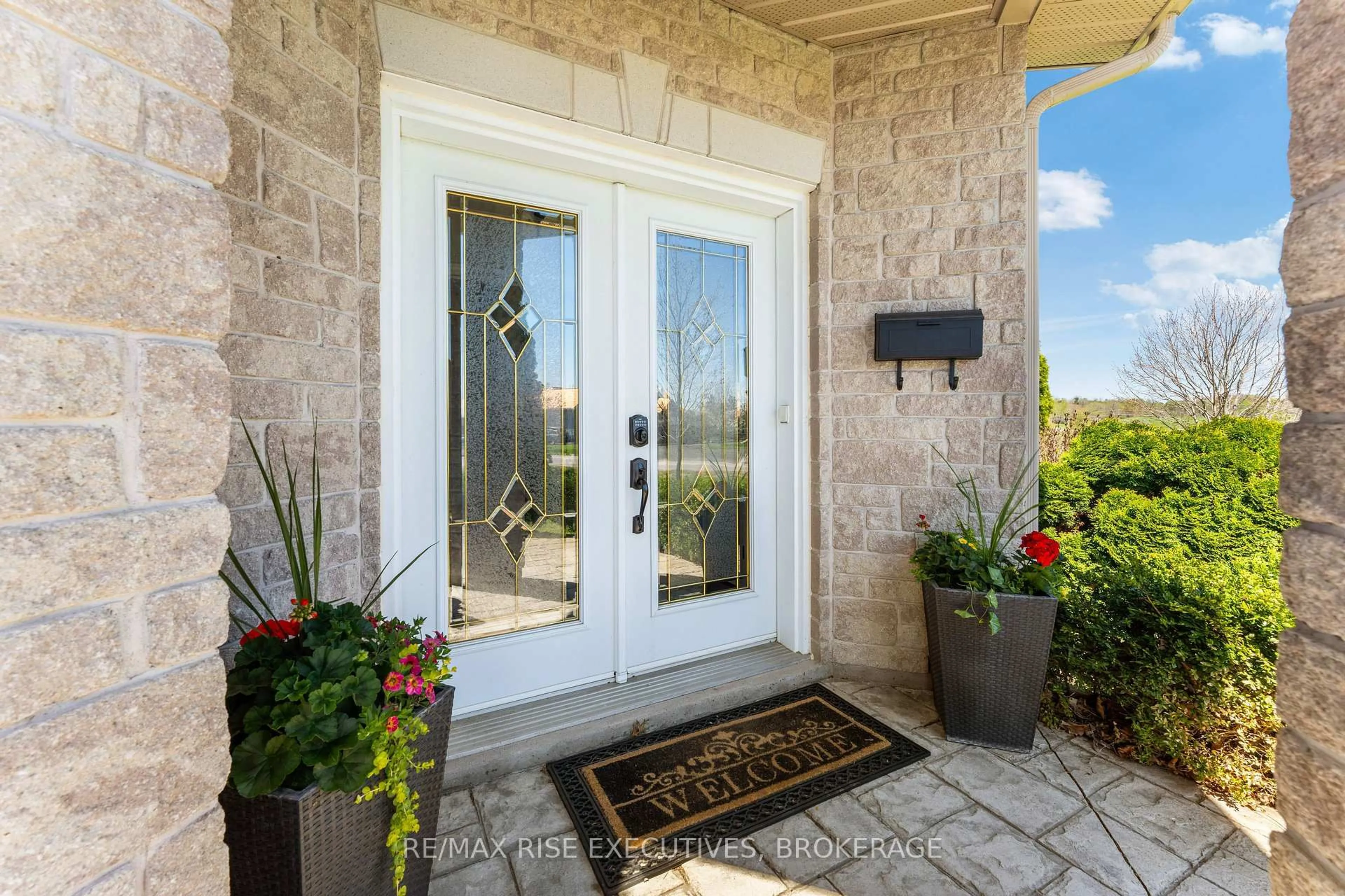 Indoor entryway for 97 Binnacle View Dr, Front of Leeds & Seeleys Bay Ontario K7G 2V5