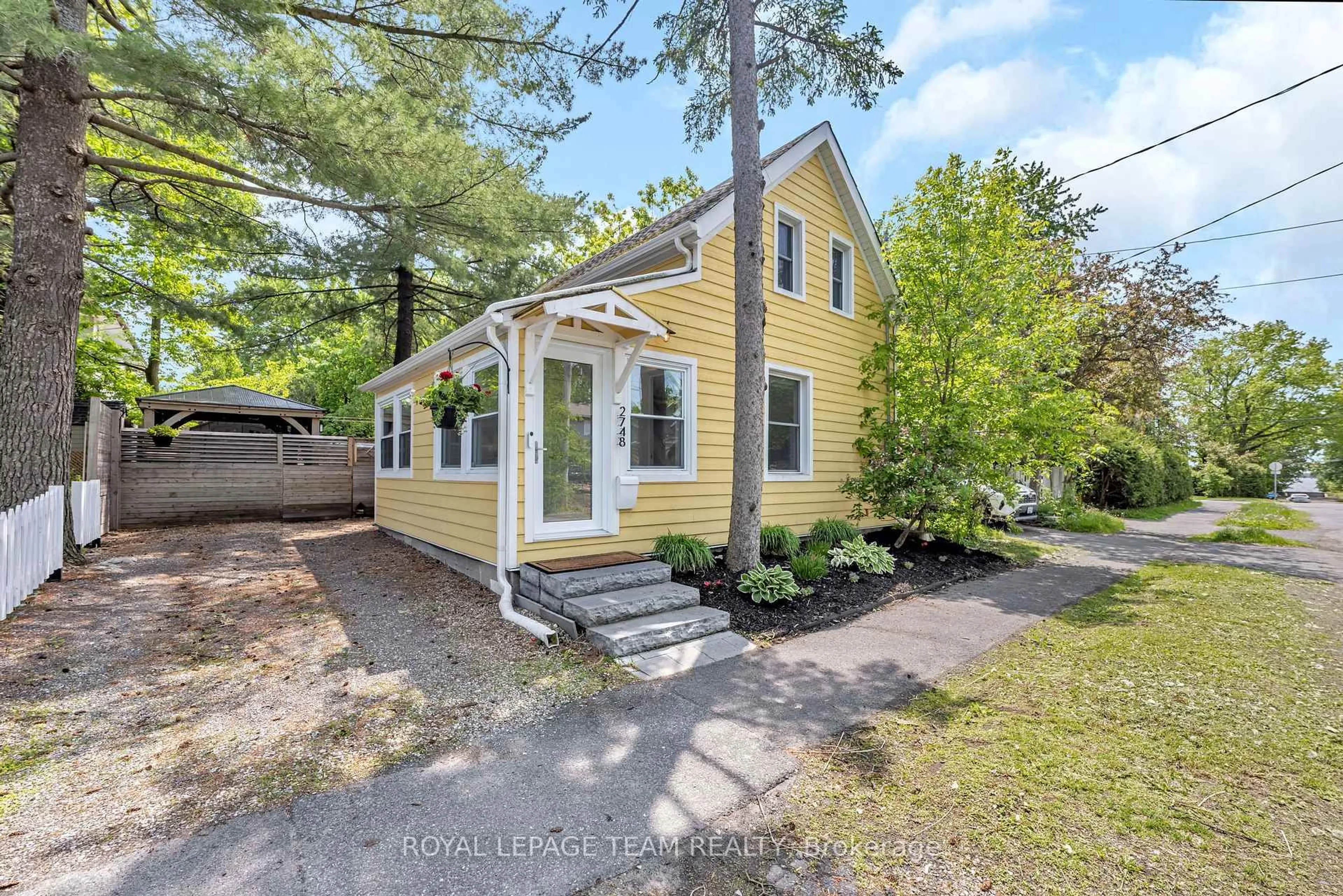 Unknown for 2748 Rowatt St, Ottawa Ontario K2B 6N9