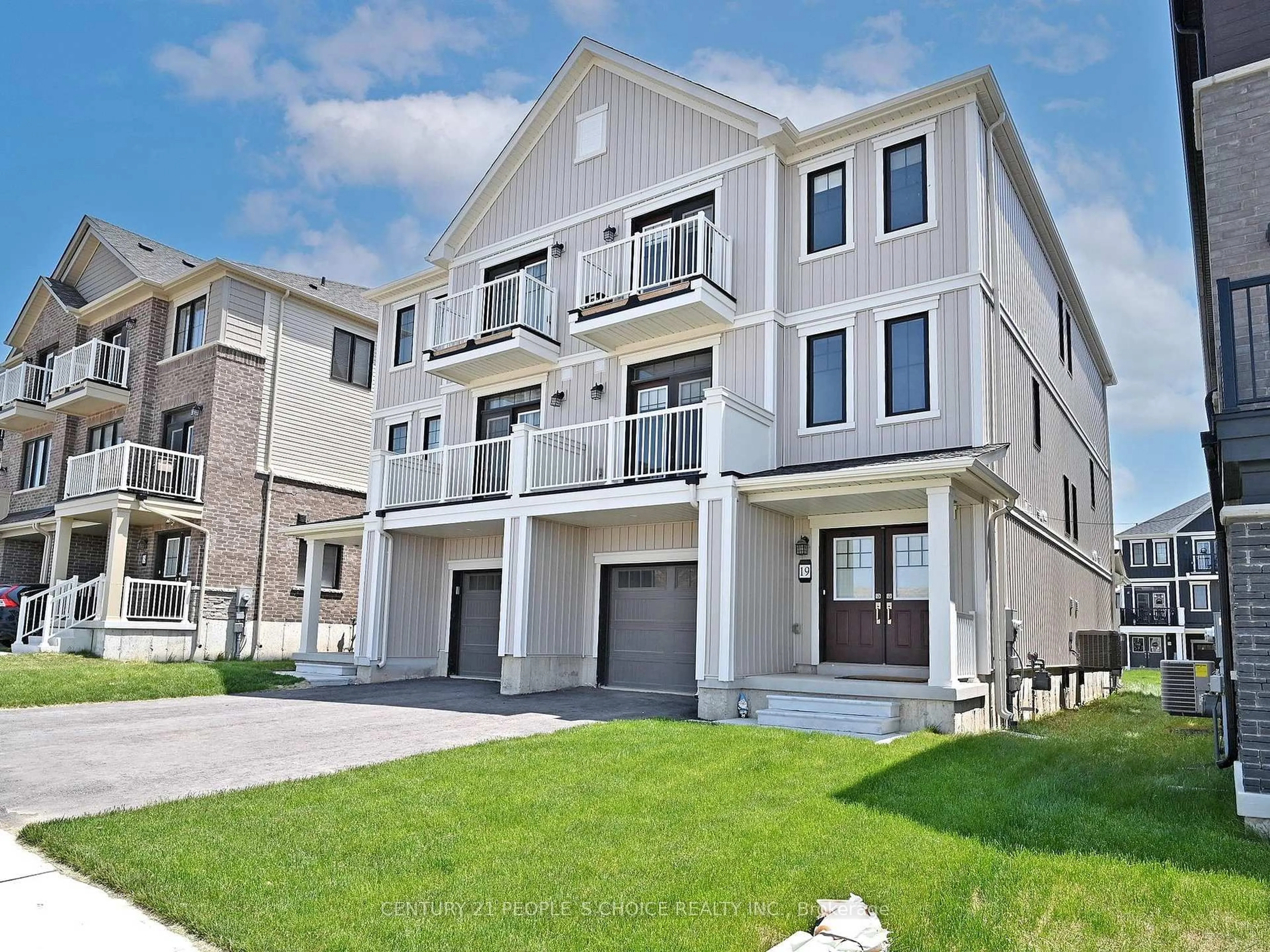 Home with vinyl exterior material, street for 19 Central Market Dr, Haldimand Ontario N3W 0J3