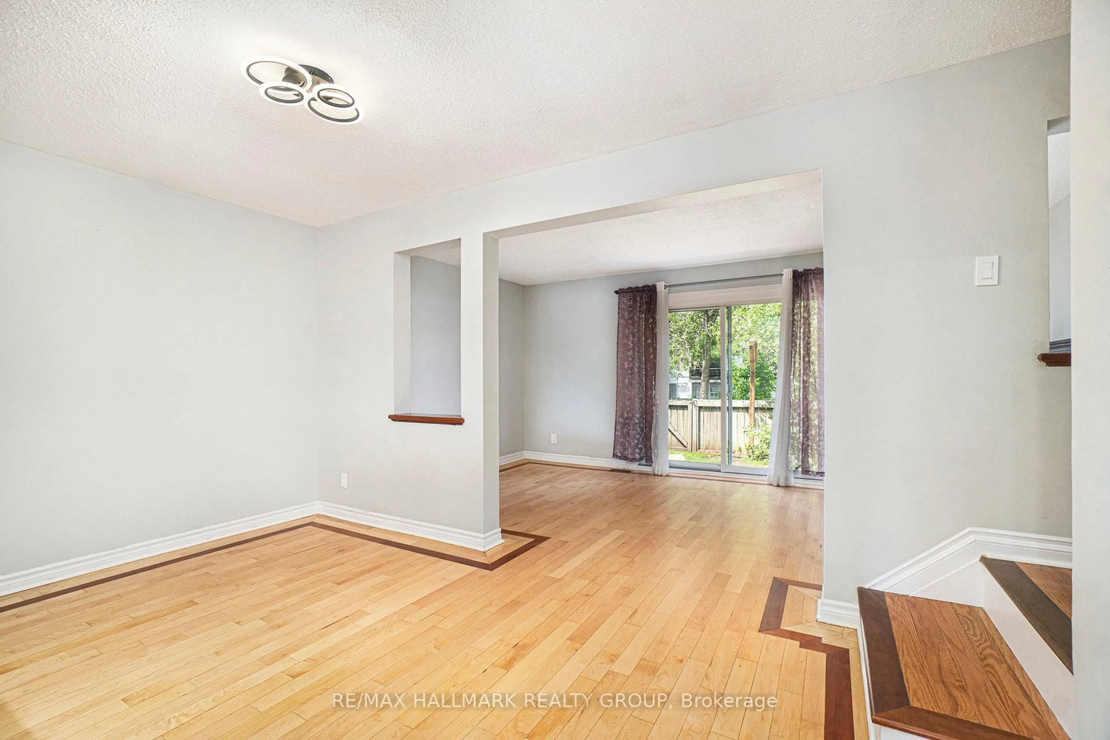 A pic of a room for 54 Corley Private, Ottawa Ontario K1V 8T7