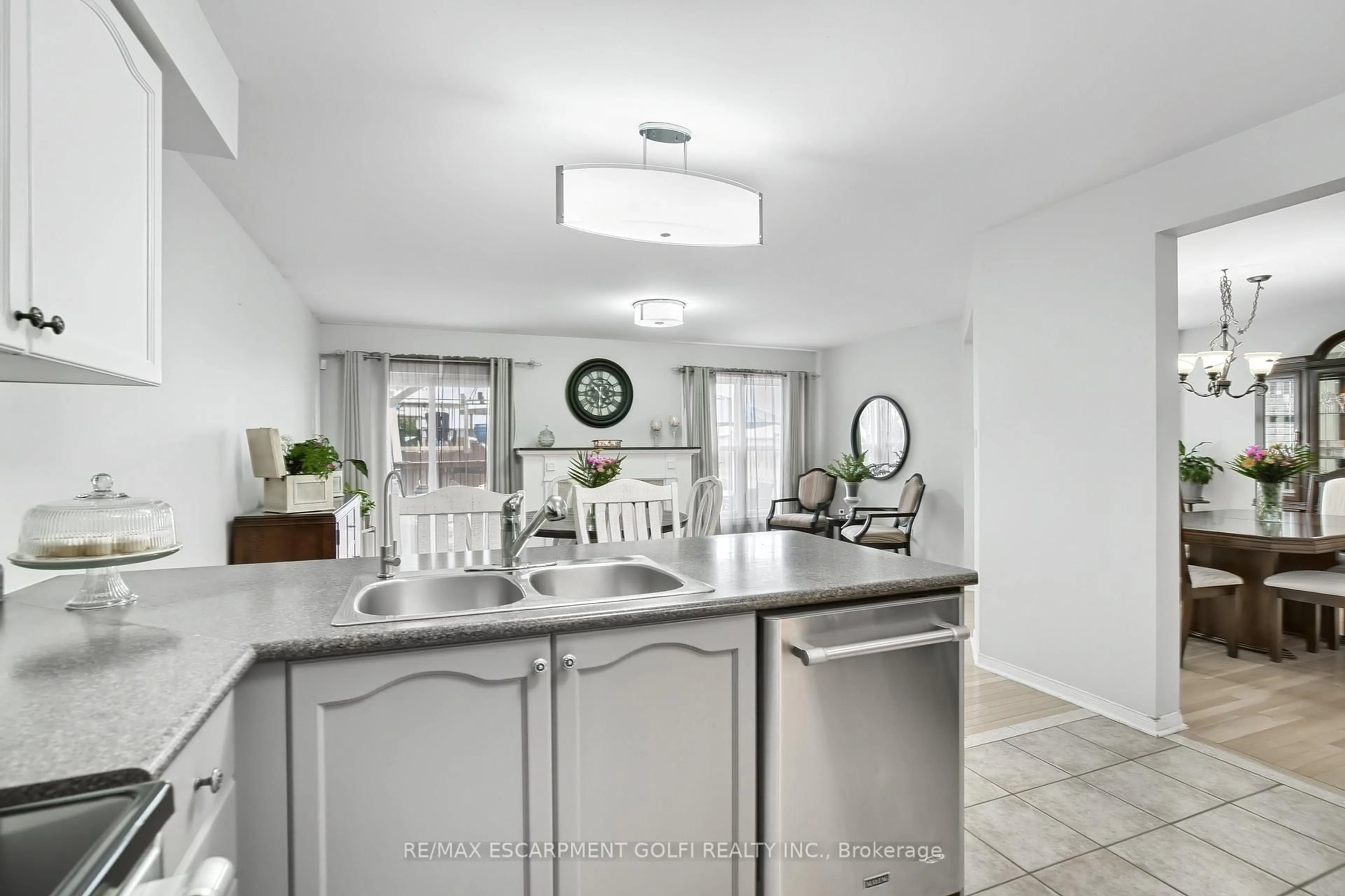 Open concept kitchen, ceramic/tile floor for 317 Jacqueline Blvd, Hamilton Ontario L9B 2V7