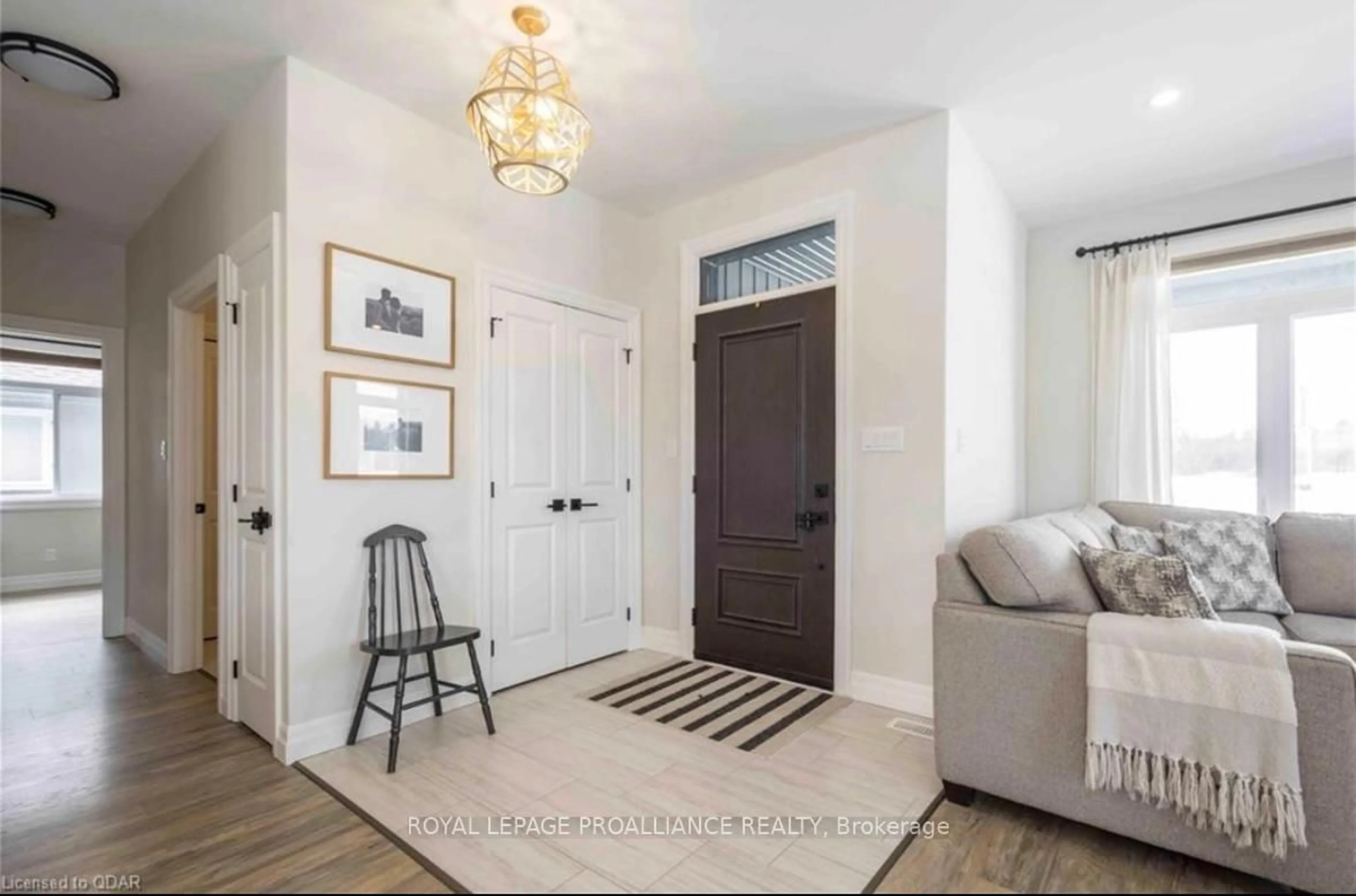 Indoor entryway for 31 Mackenzie John Cres, Brighton Ontario K0K 1H0