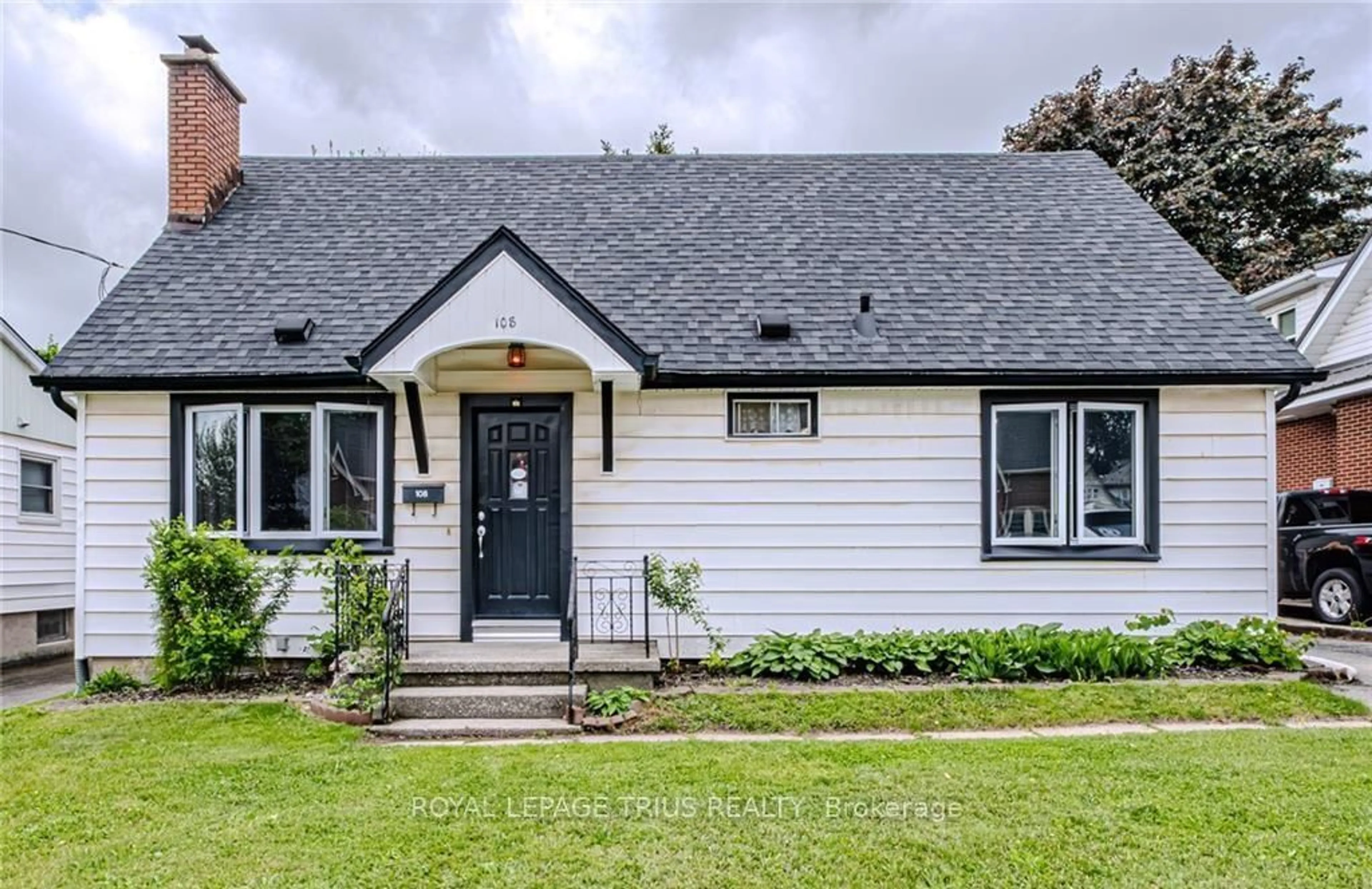 Home with vinyl exterior material, street for 108 Orchard Ave, Norfolk Ontario N3Y 3H3